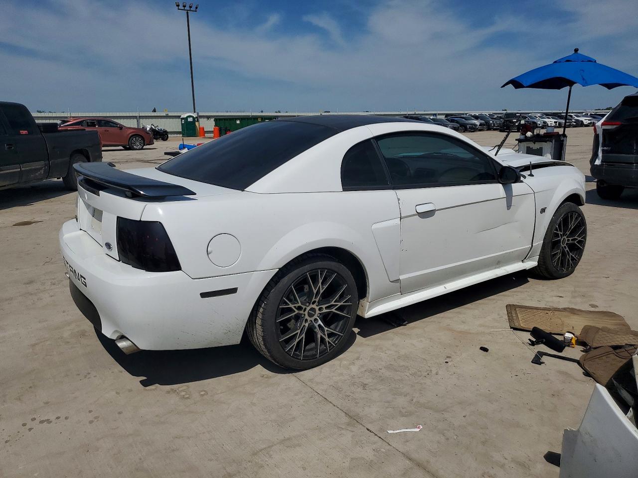 2002 Ford Mustang Gt White vin: 1FAFP42X92F186912
