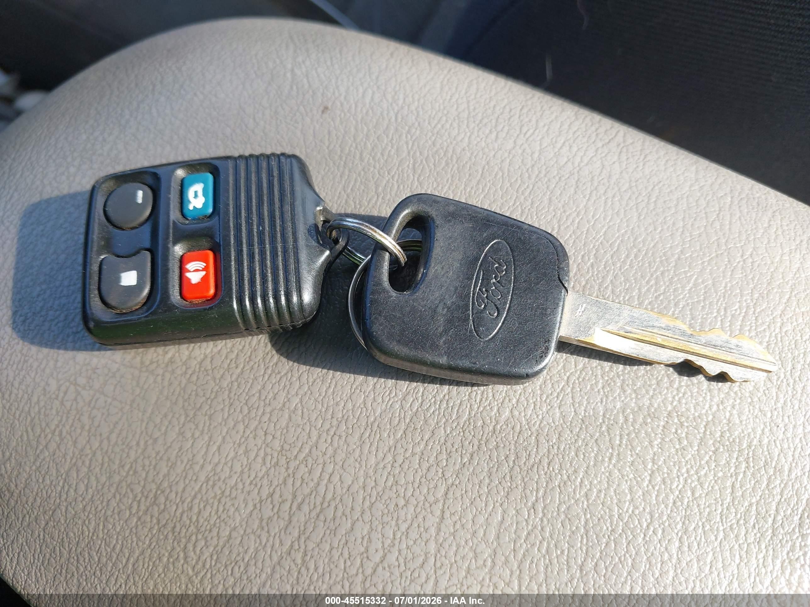 2004 Ford Mustang Gt Серебряный vin: 1FAFP42X94F222262