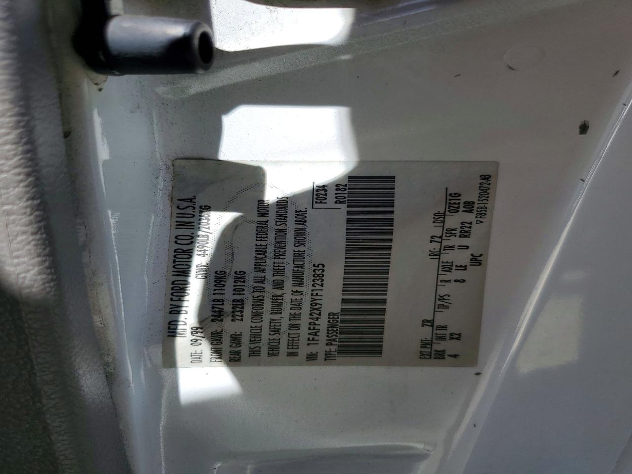 2000 Ford Mustang Gt White vin: 1FAFP42X9YF123835