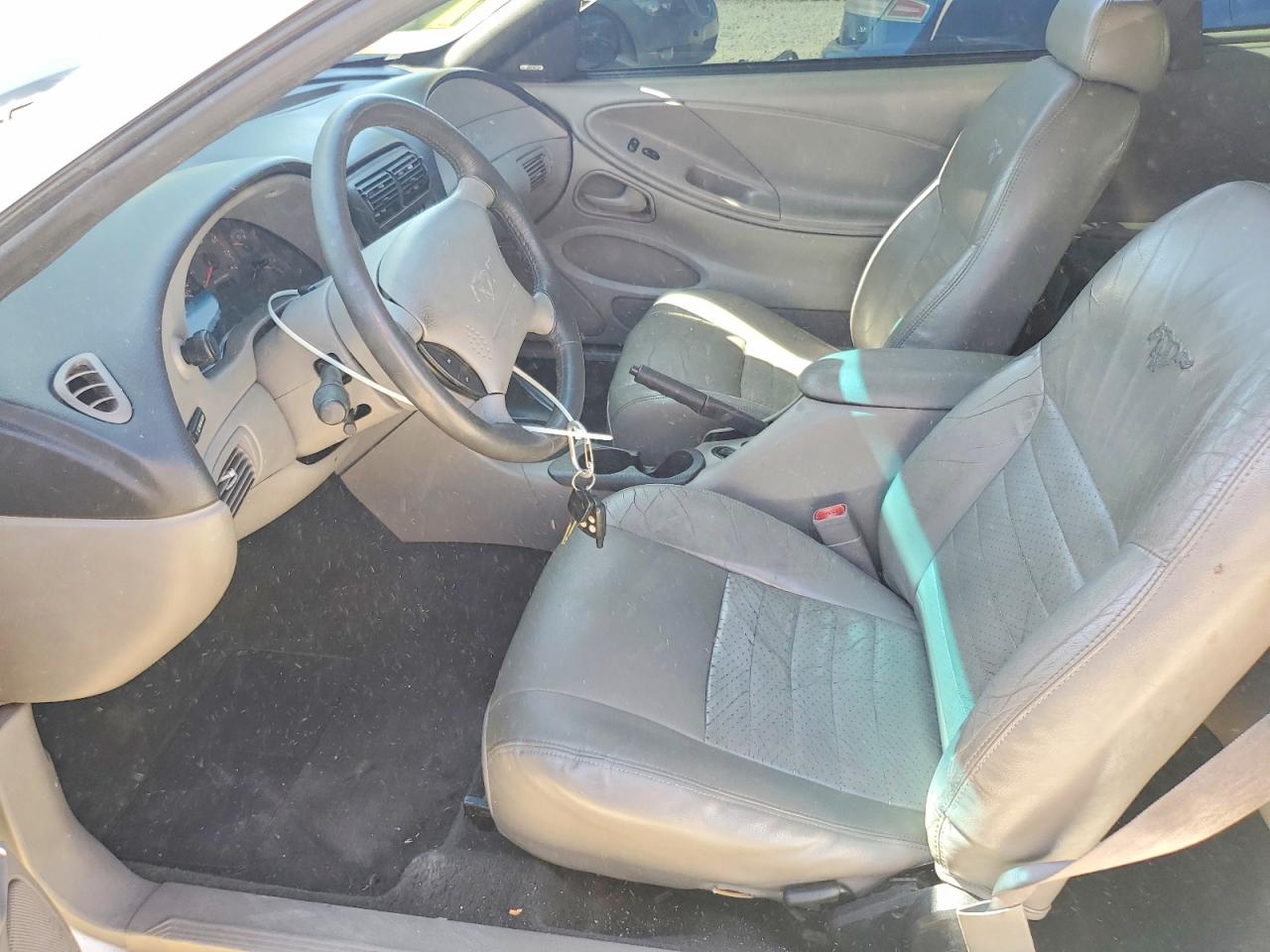 2000 Ford Mustang Gt White vin: 1FAFP42X9YF123835