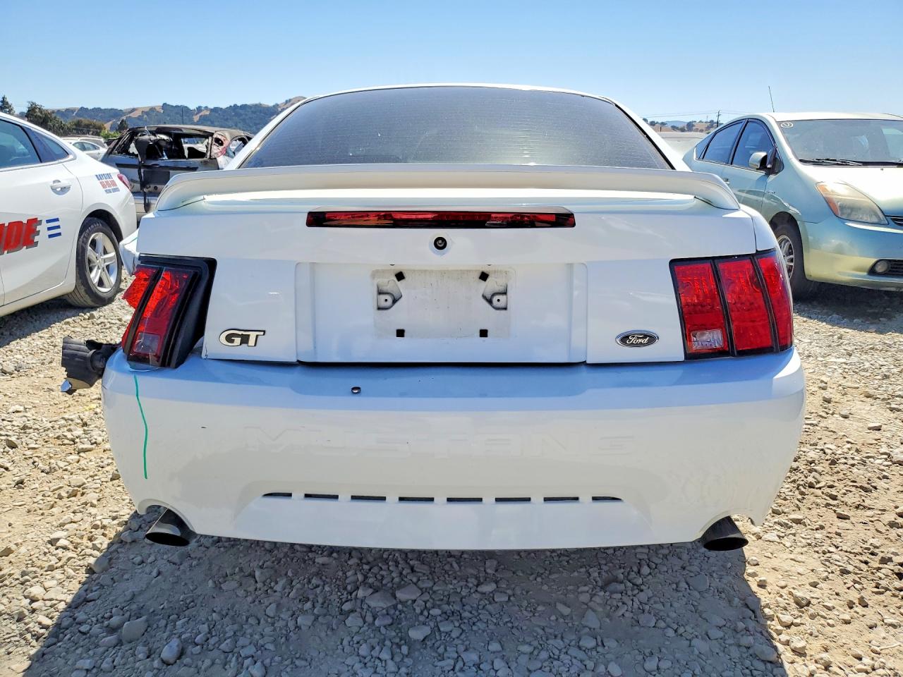 2000 Ford Mustang Gt White vin: 1FAFP42X9YF123835