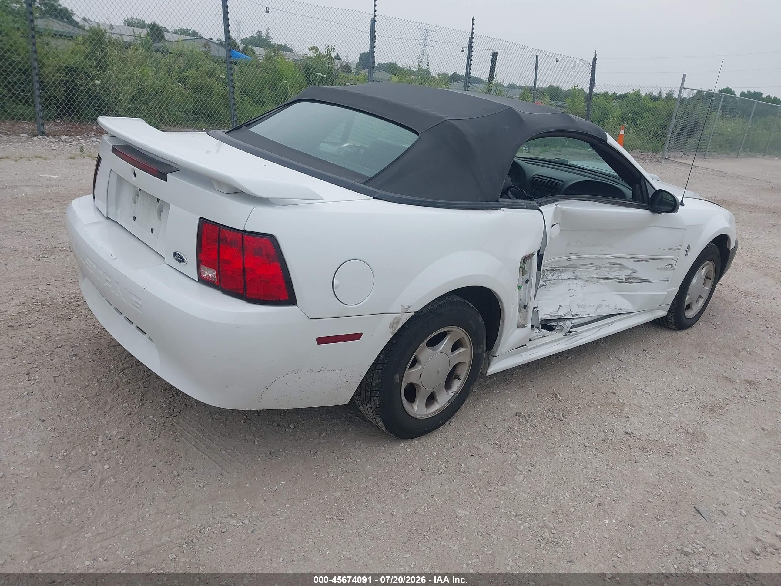 2001 Ford Mustang   White vin: 1FAFP44401F138345