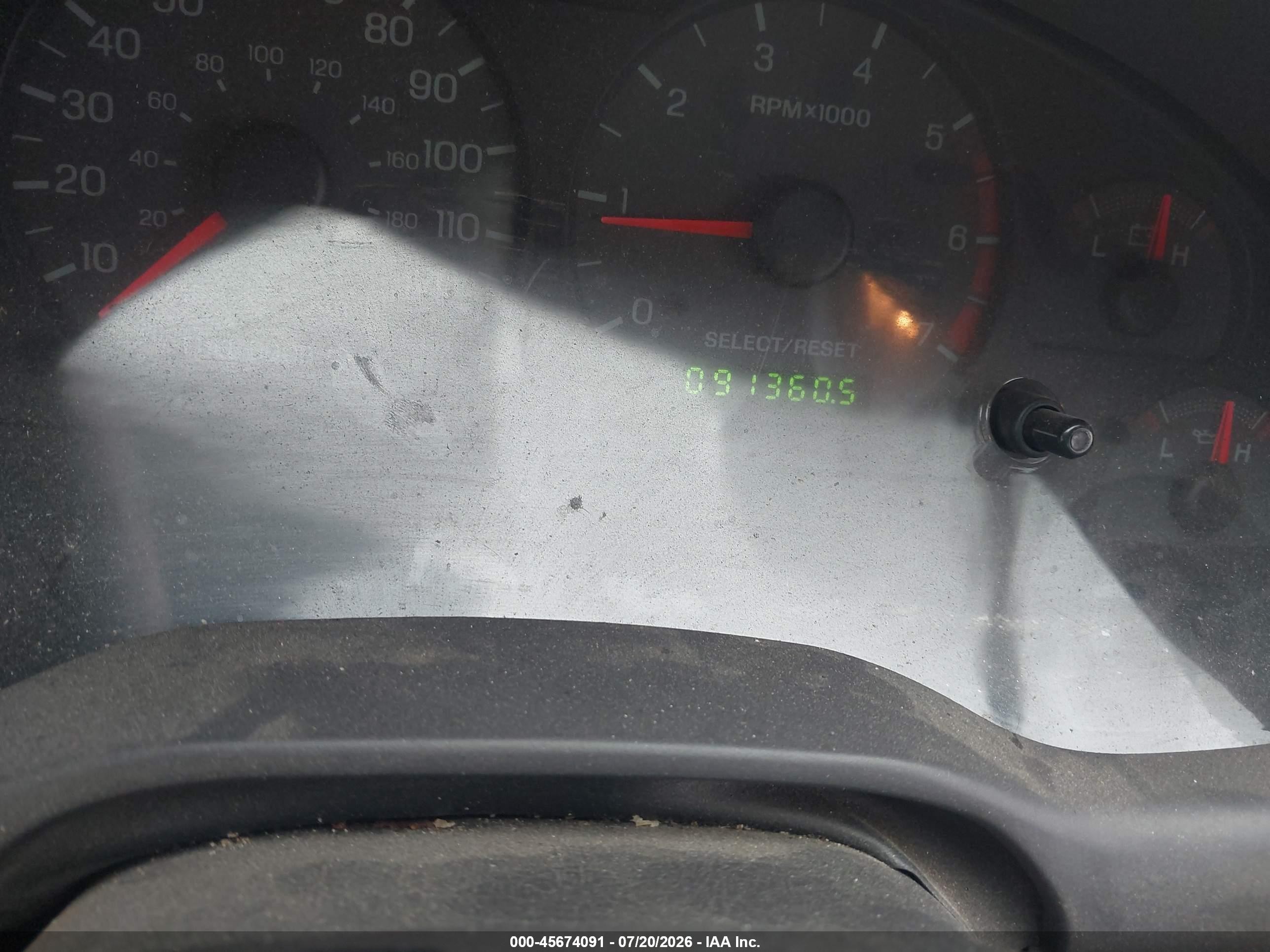 2001 Ford Mustang   White vin: 1FAFP44401F138345