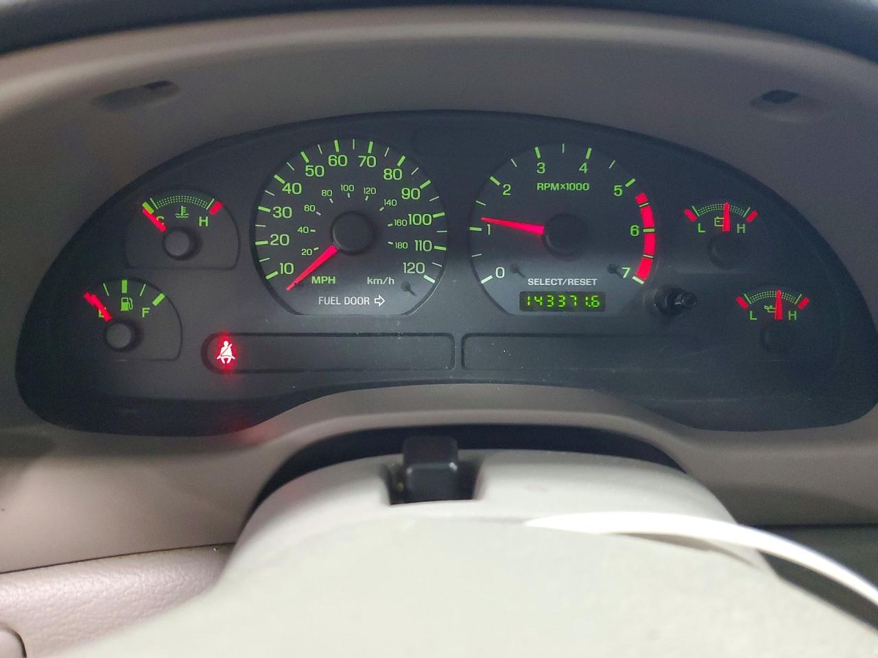 2004 Ford Mustang Silver vin: 1FAFP44404F123171