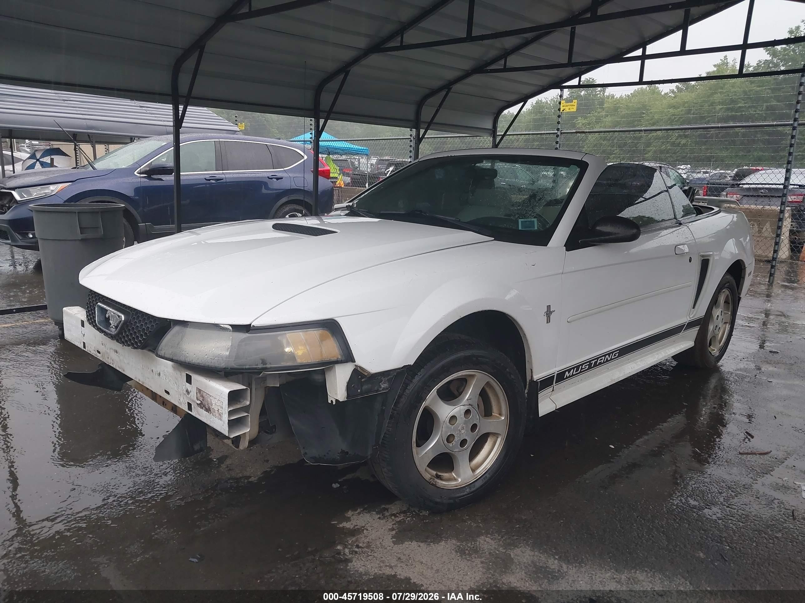 2002 Ford Mustang Deluxe/premium White vin: 1FAFP44412F201440