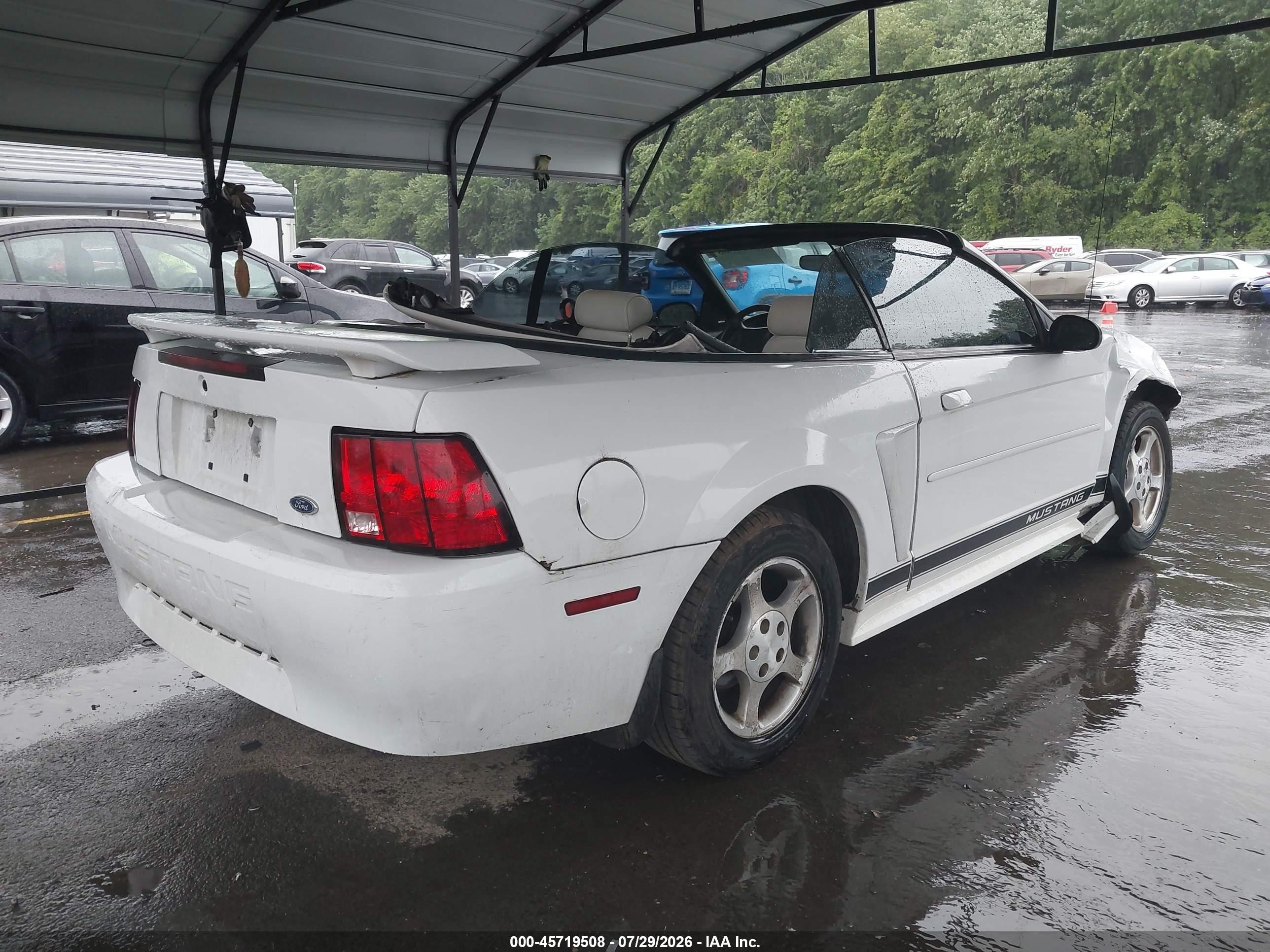 2002 Ford Mustang Deluxe/premium White vin: 1FAFP44412F201440