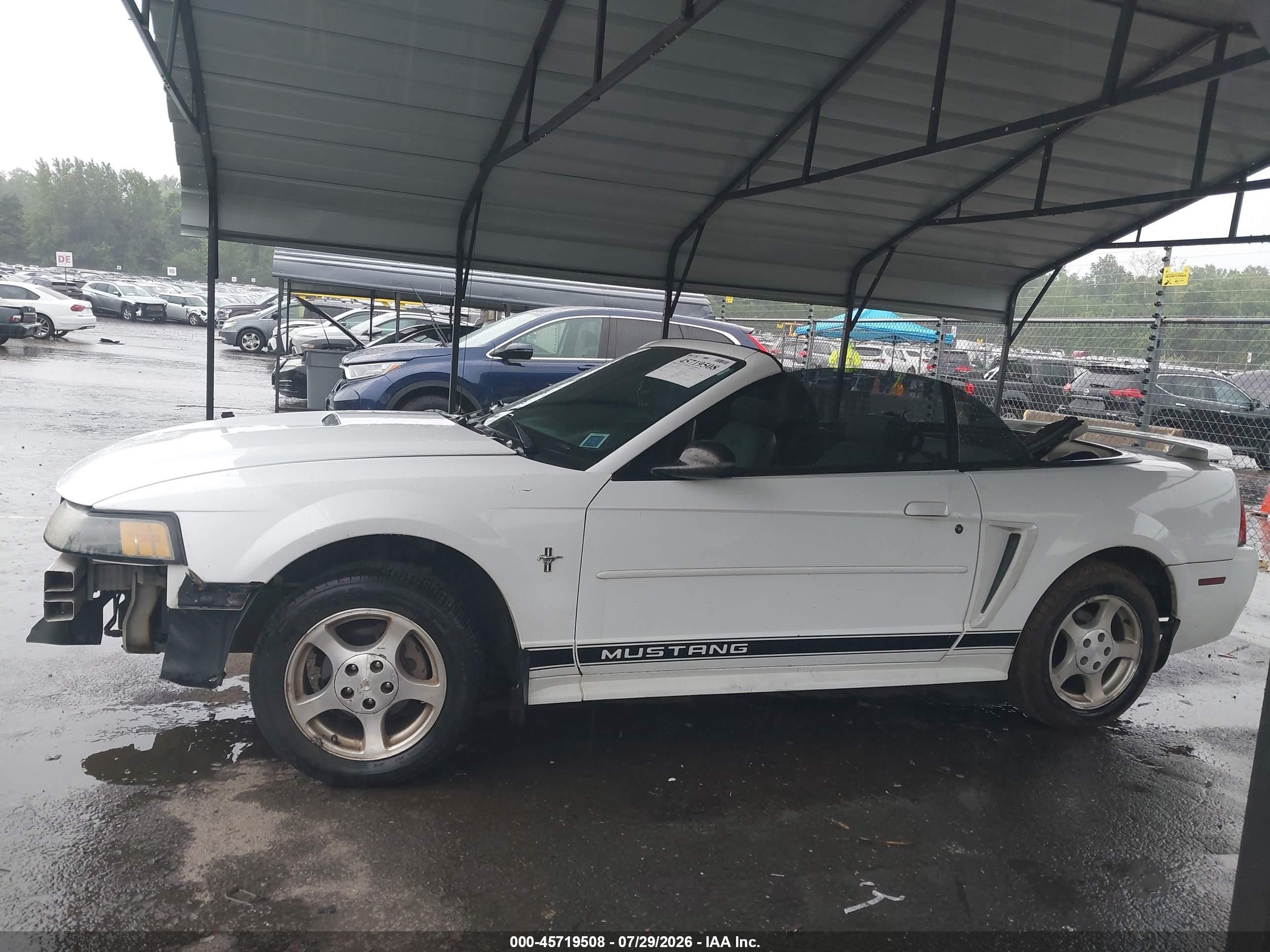 2002 Ford Mustang Deluxe/premium White vin: 1FAFP44412F201440