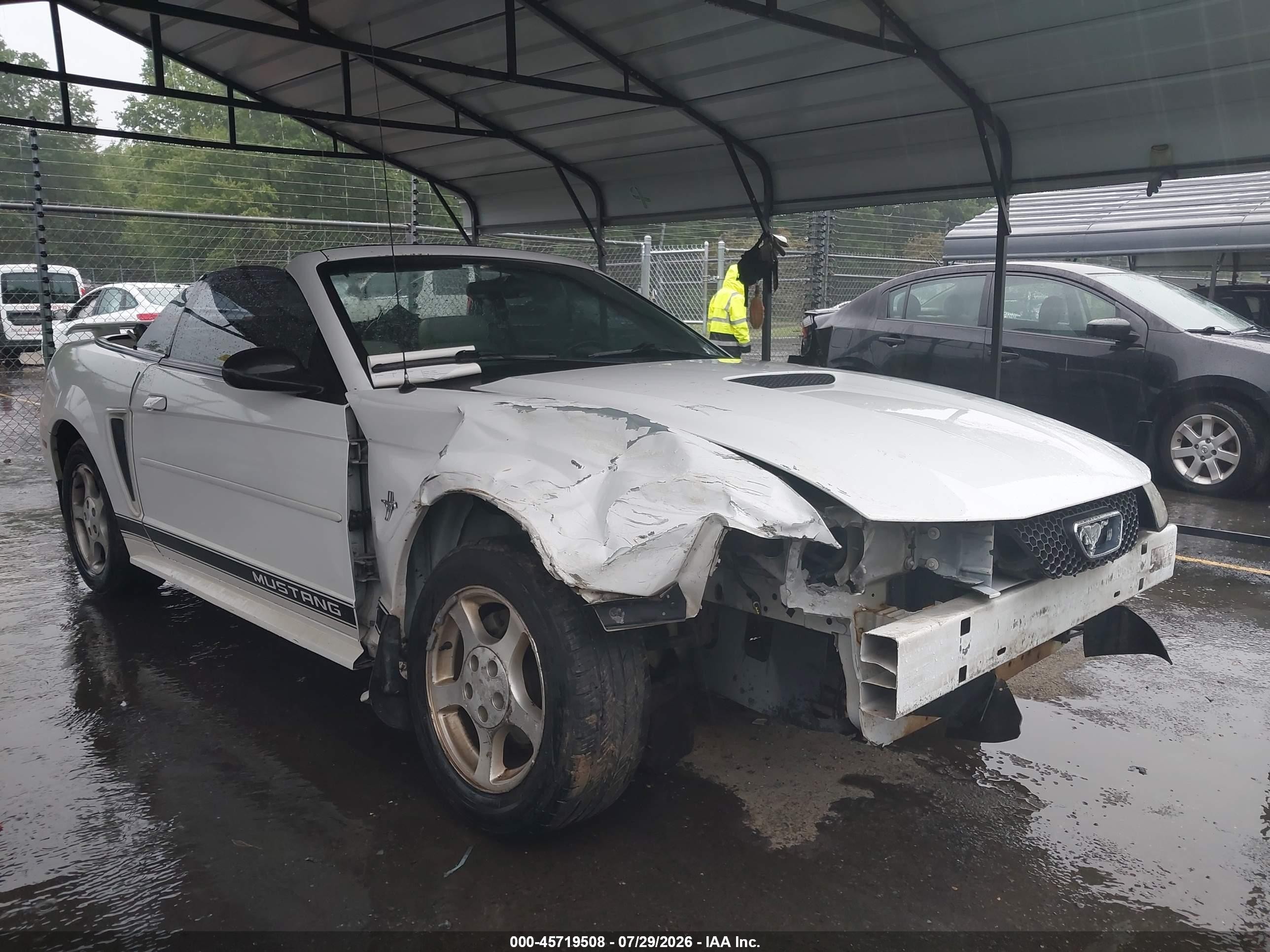 2002 Ford Mustang Deluxe/premium White vin: 1FAFP44412F201440