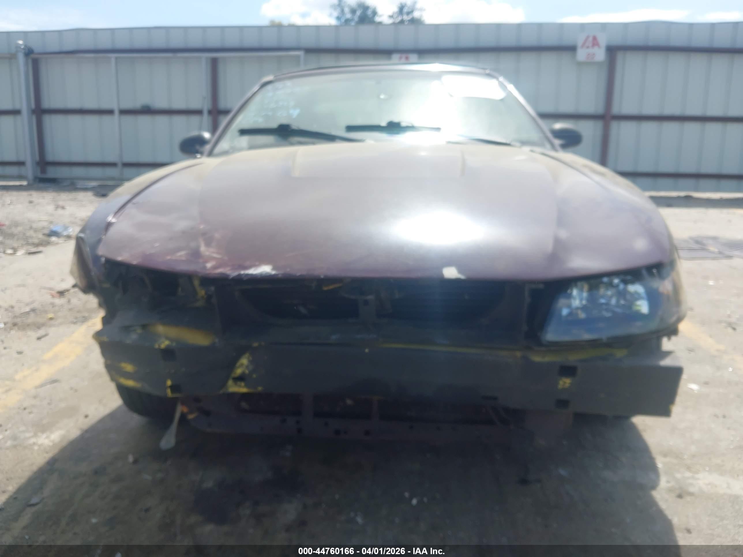 2003 Ford Mustang   Maroon vin: 1FAFP44413F396229