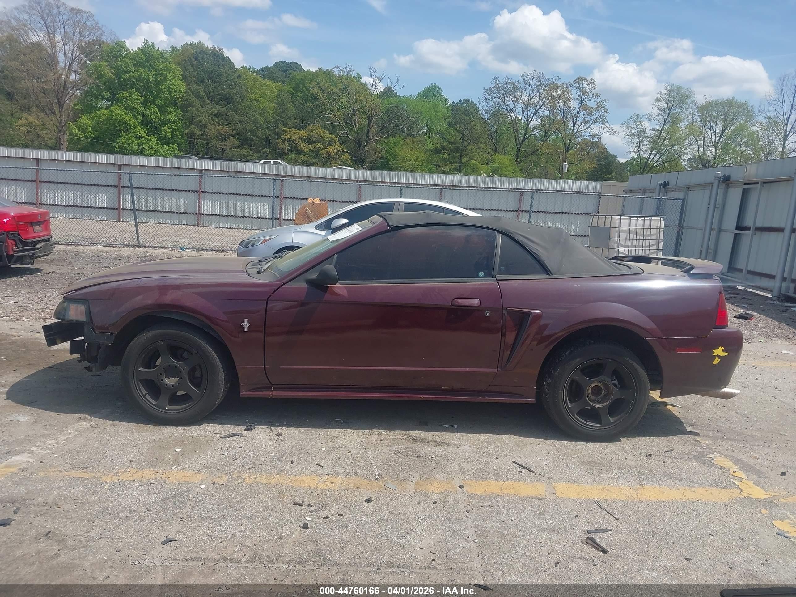 2003 Ford Mustang   Maroon vin: 1FAFP44413F396229