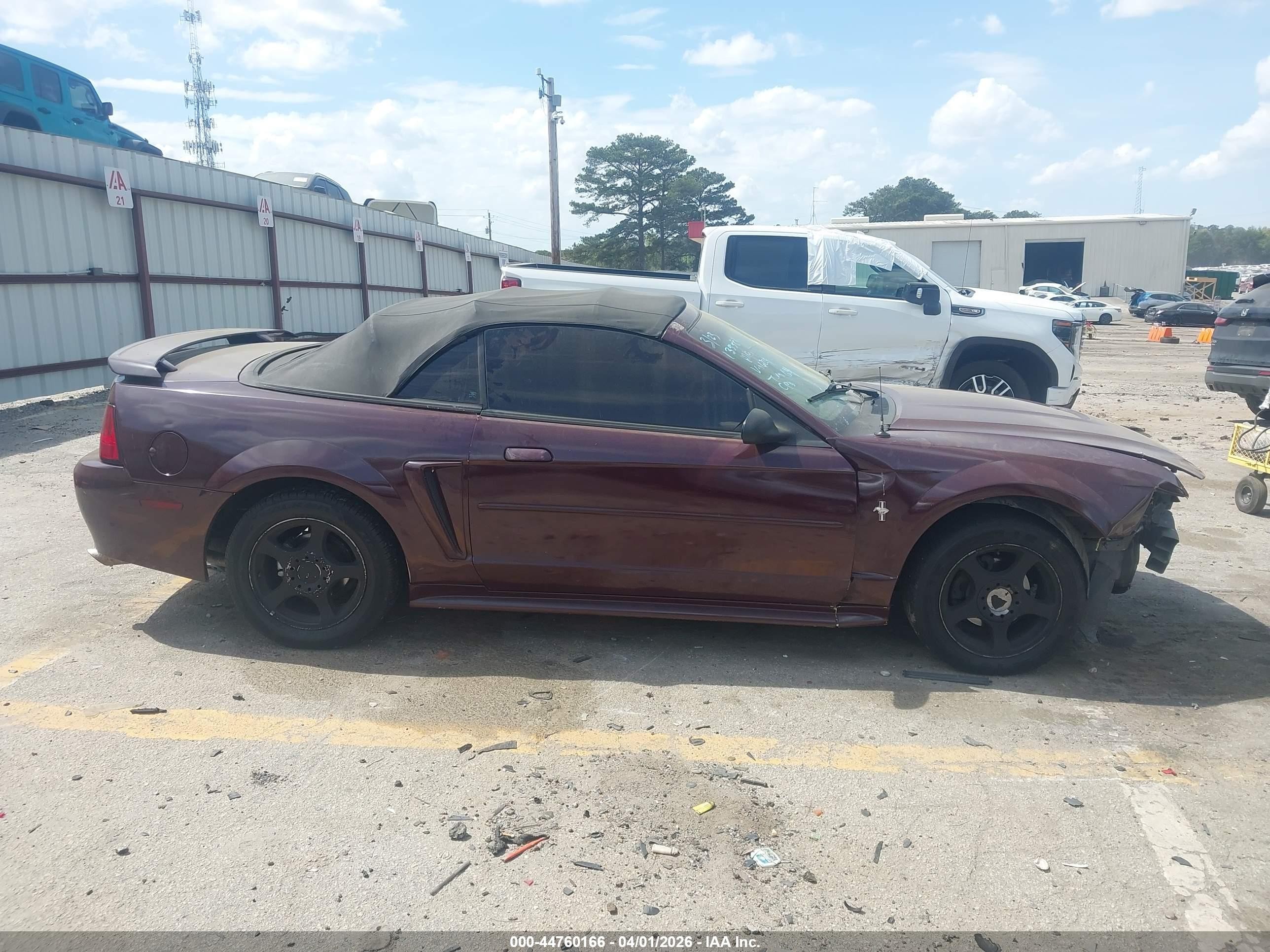 2003 Ford Mustang   Maroon vin: 1FAFP44413F396229