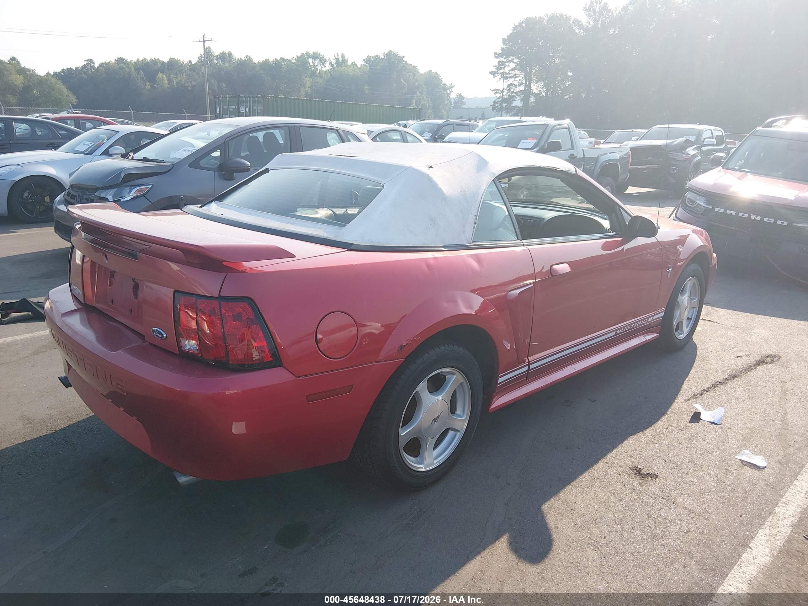 2001 Ford Mustang   Red vin: 1FAFP44421F208847