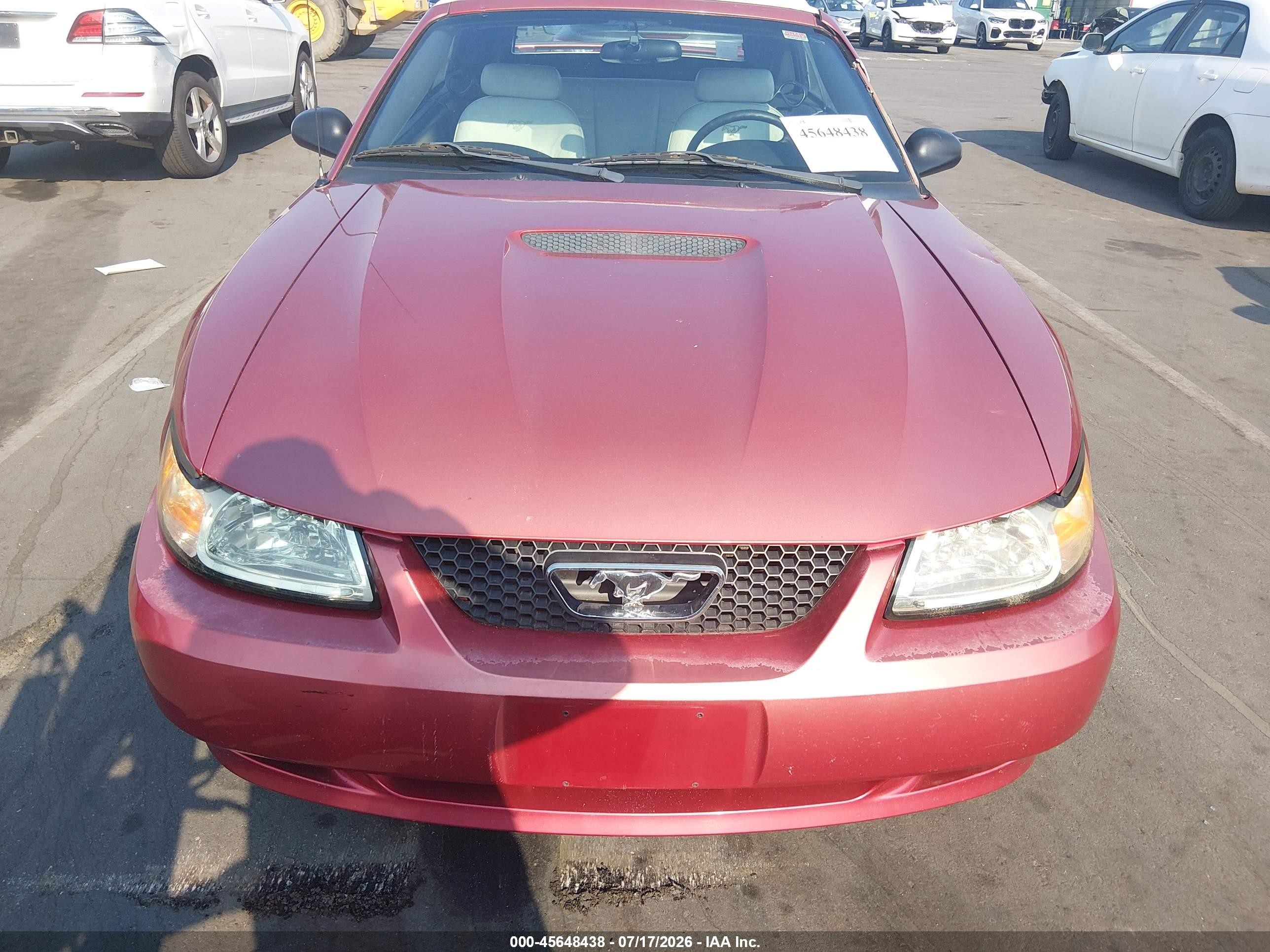 2001 Ford Mustang   Red vin: 1FAFP44421F208847