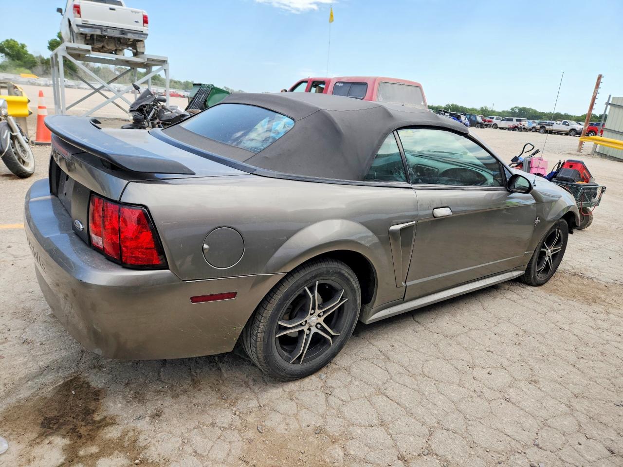 2002 Ford Mustang Gray vin: 1FAFP44422F160977