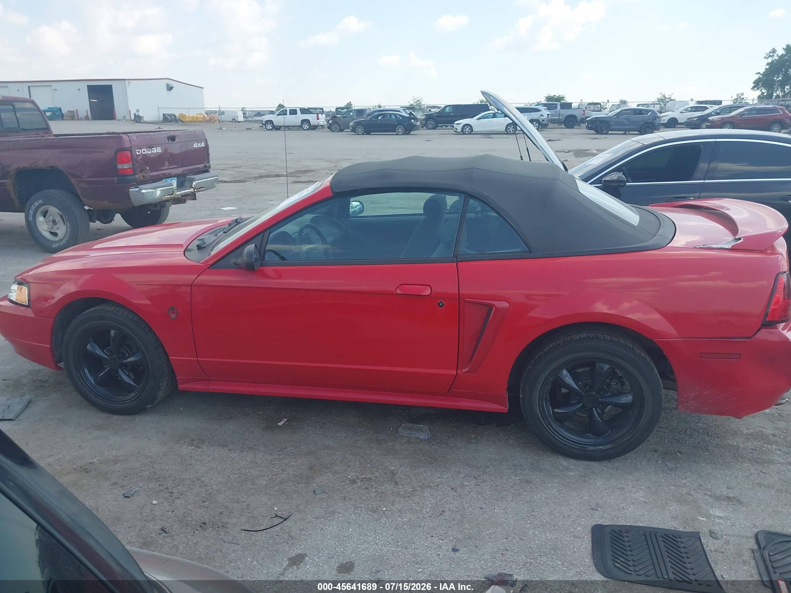 1999 Ford Mustang   Red vin: 1FAFP4442XF235491