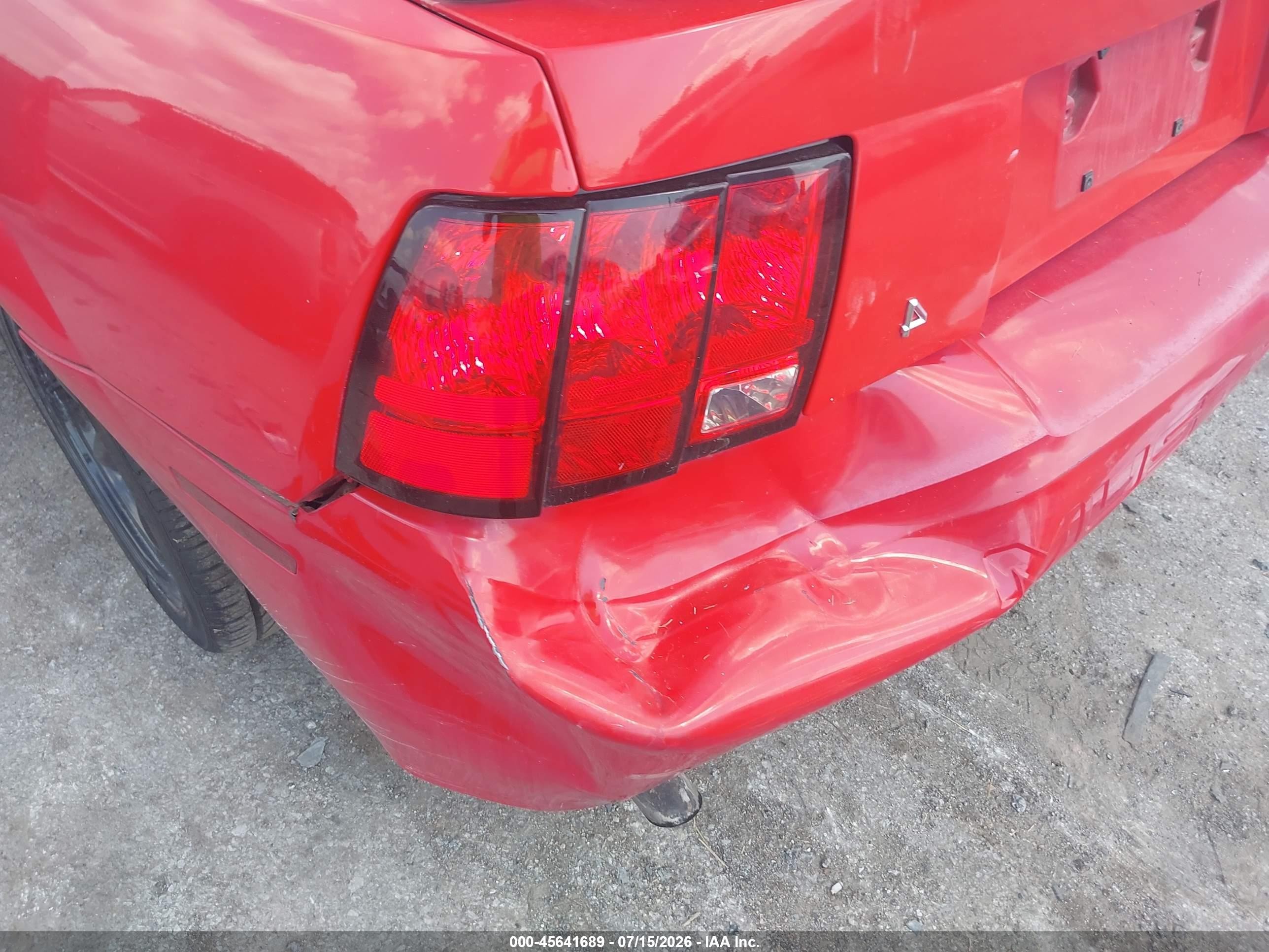 1999 Ford Mustang   Red vin: 1FAFP4442XF235491