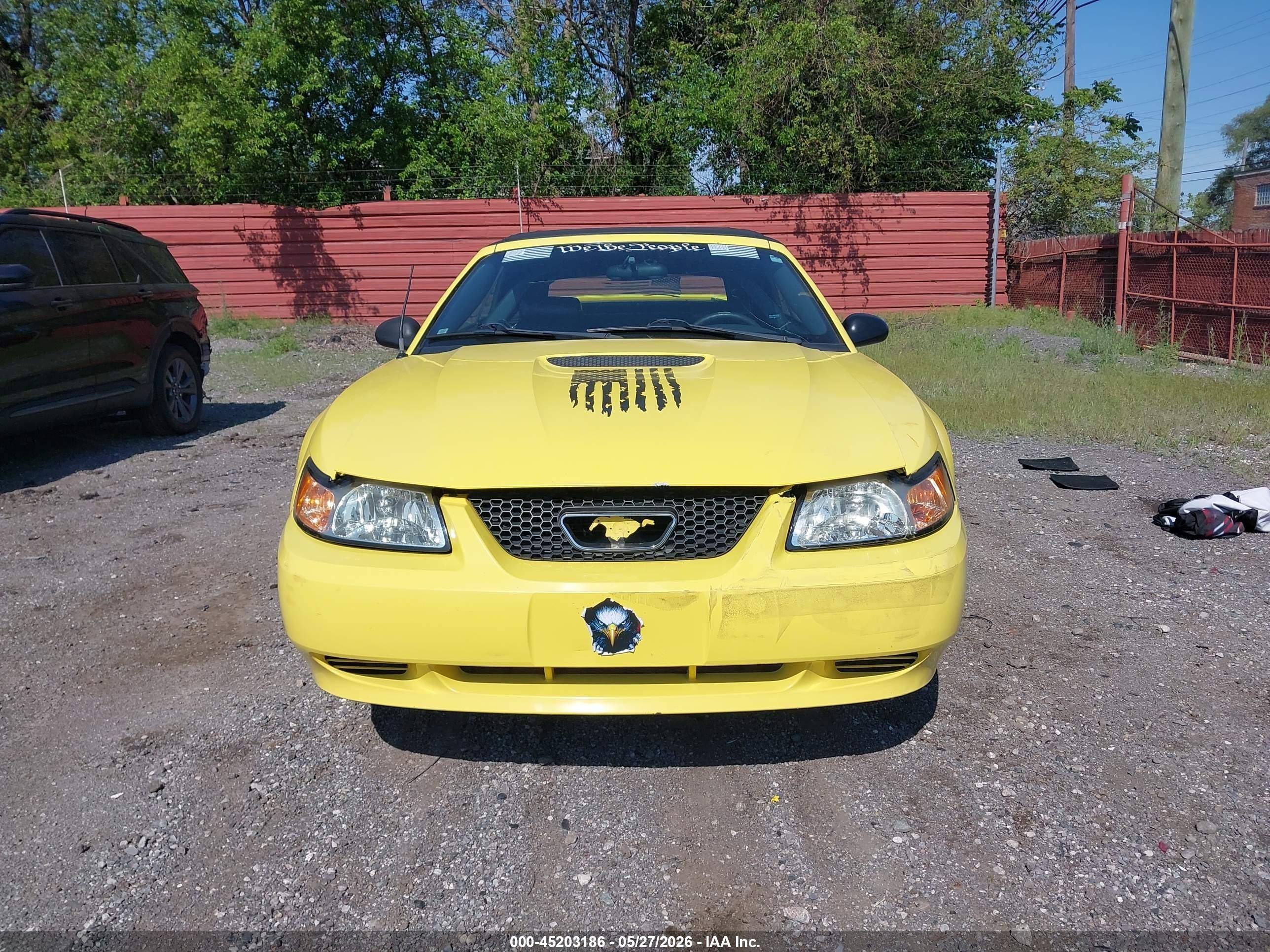 2001 Ford Mustang   Yellow vin: 1FAFP44431F199169