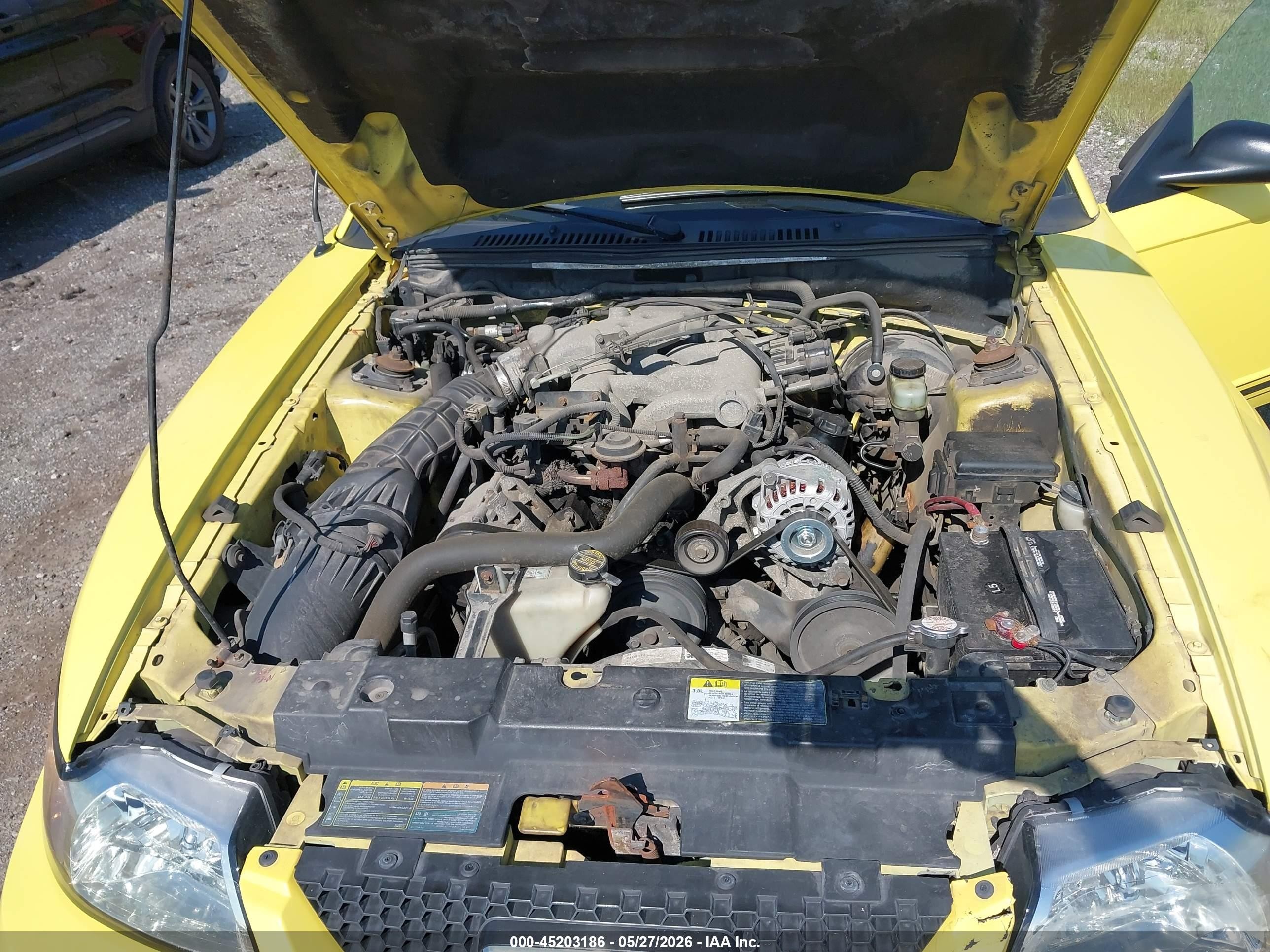 2001 Ford Mustang   Yellow vin: 1FAFP44431F199169