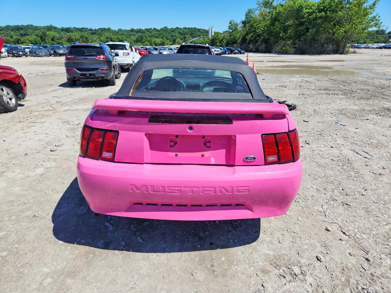 2001 Ford Mustang Pink vin: 1FAFP44431F228279
