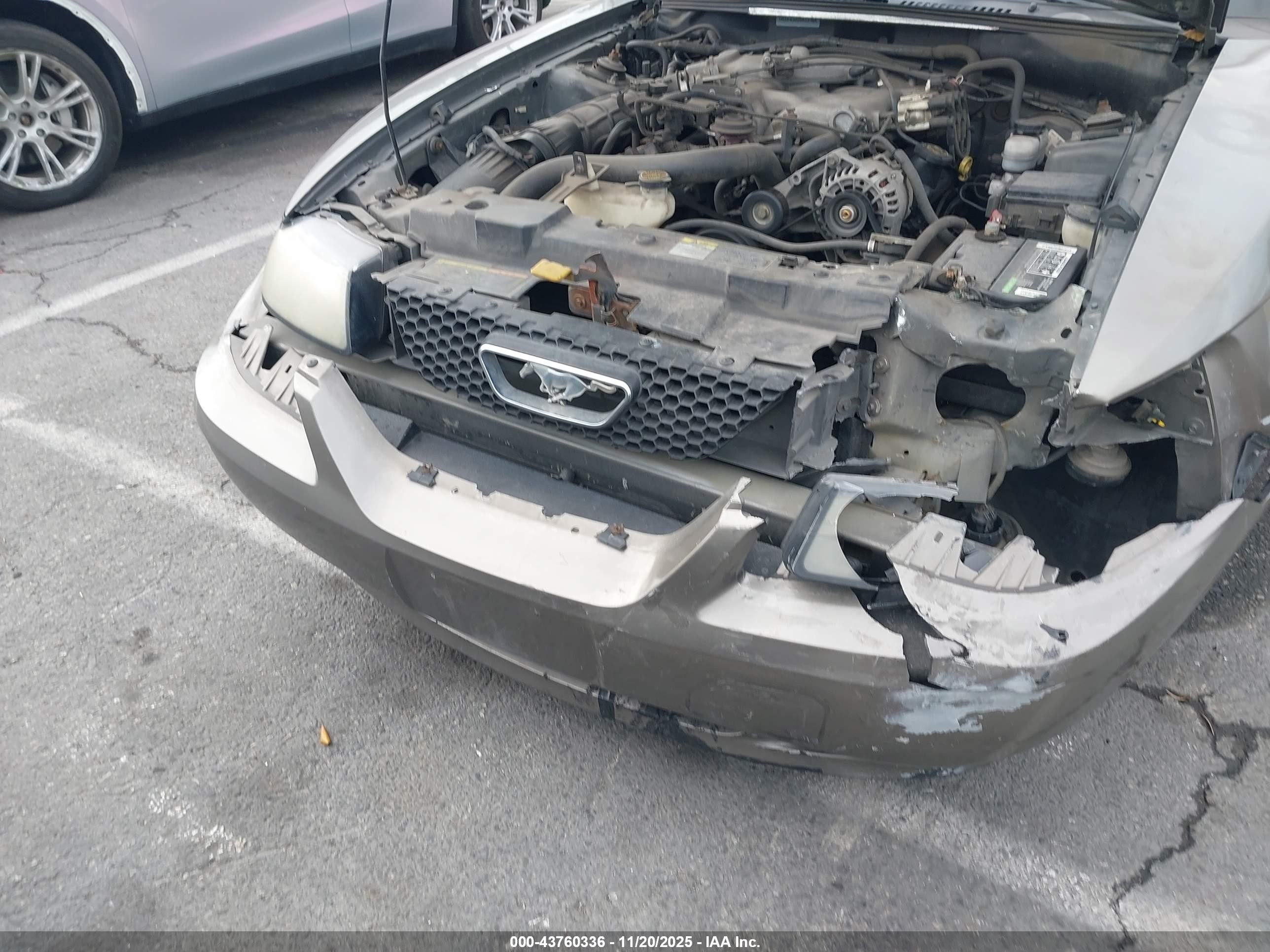 2002 Ford Mustang   Gray vin: 1FAFP44432F146179
