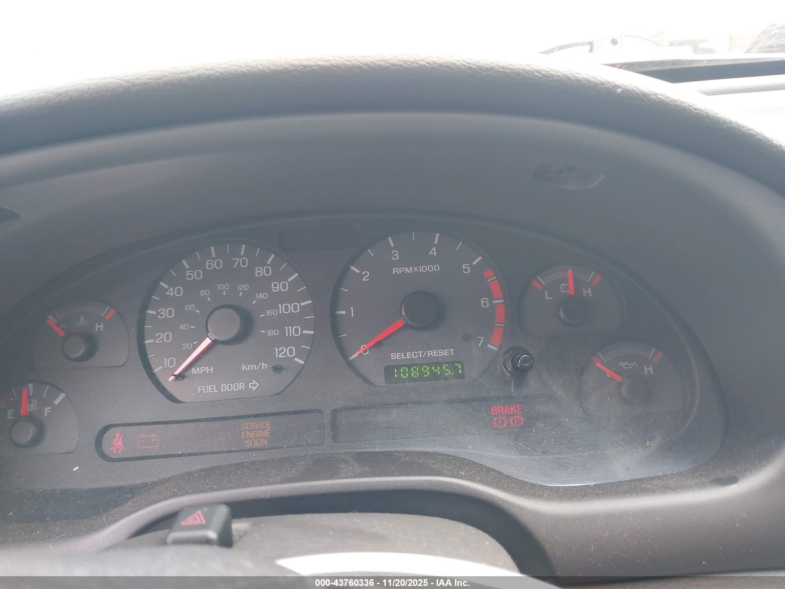 2002 Ford Mustang   Gray vin: 1FAFP44432F146179