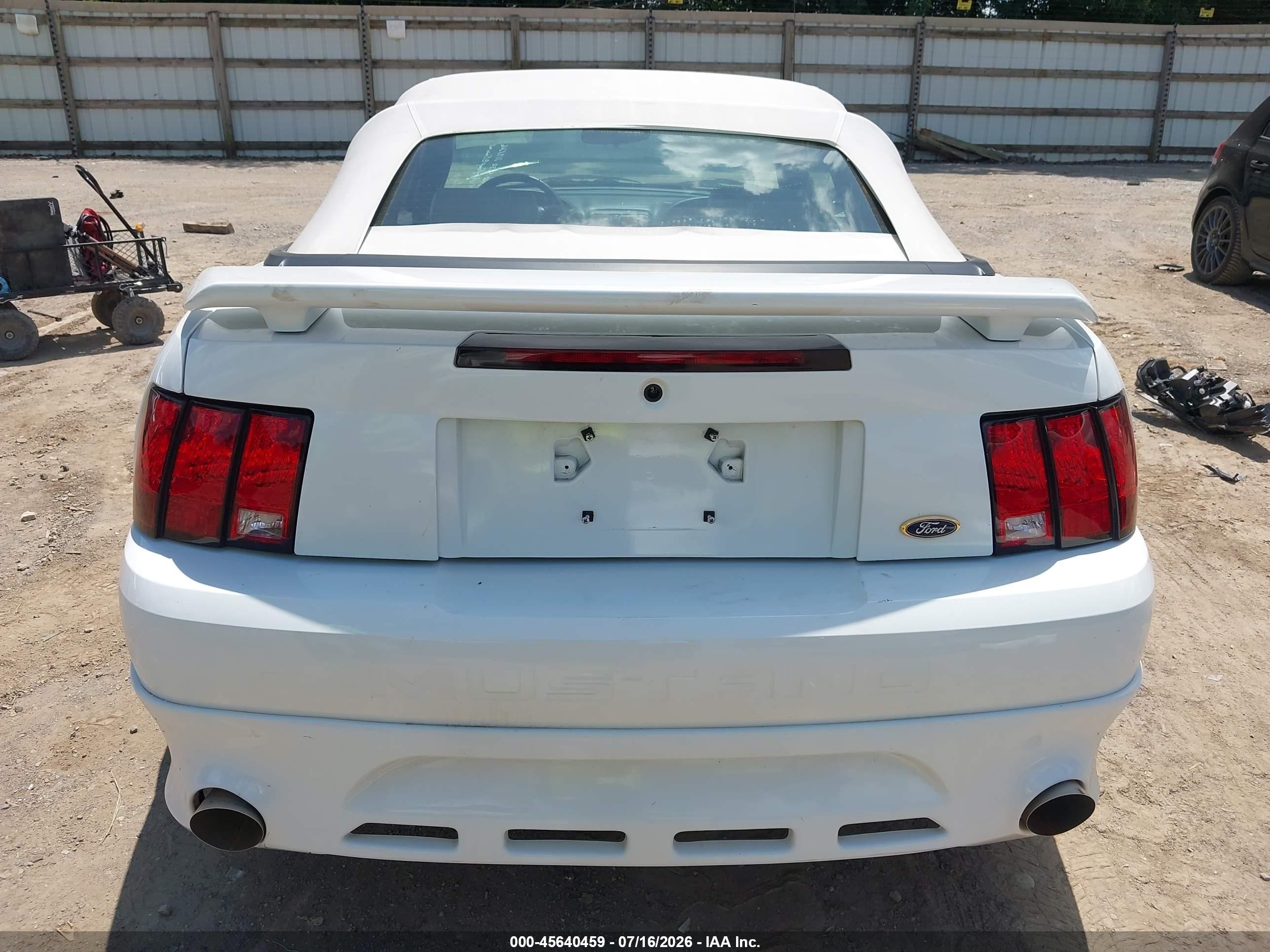 2002 Ford Mustang Deluxe/premium White vin: 1FAFP44432F176346