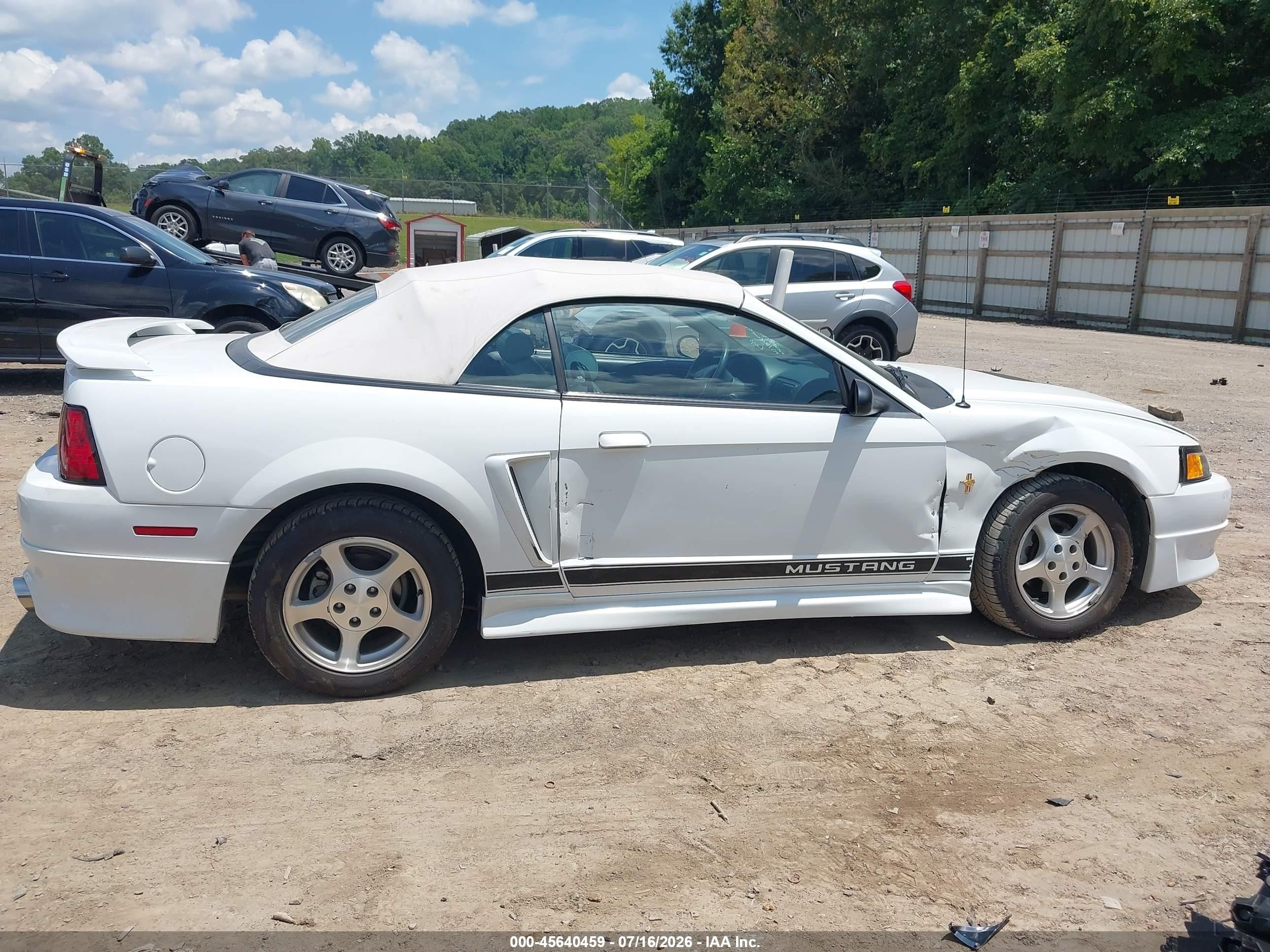 2002 Ford Mustang Deluxe/premium White vin: 1FAFP44432F176346