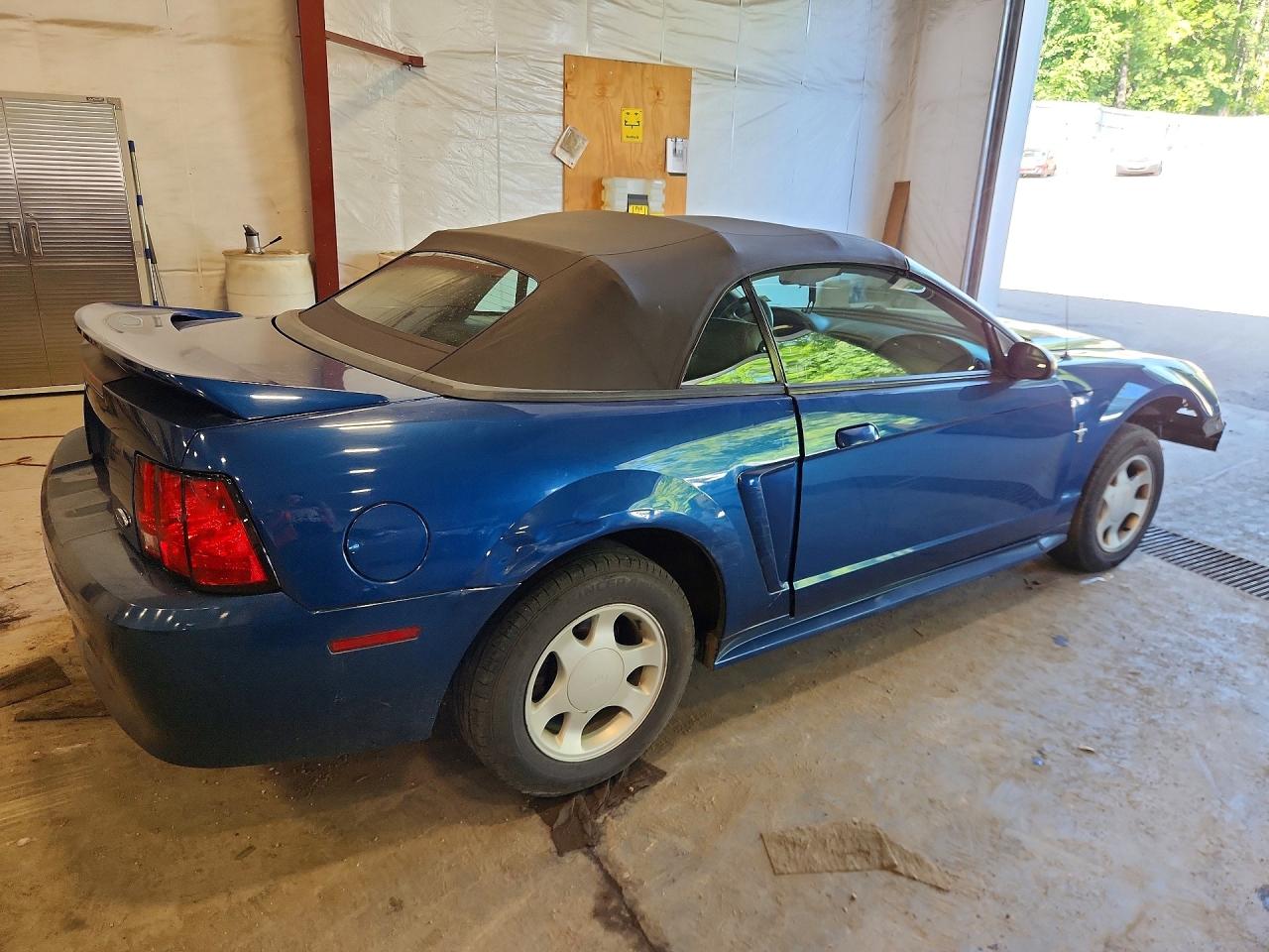 2000 Ford Mustang Blue vin: 1FAFP4443YF176338