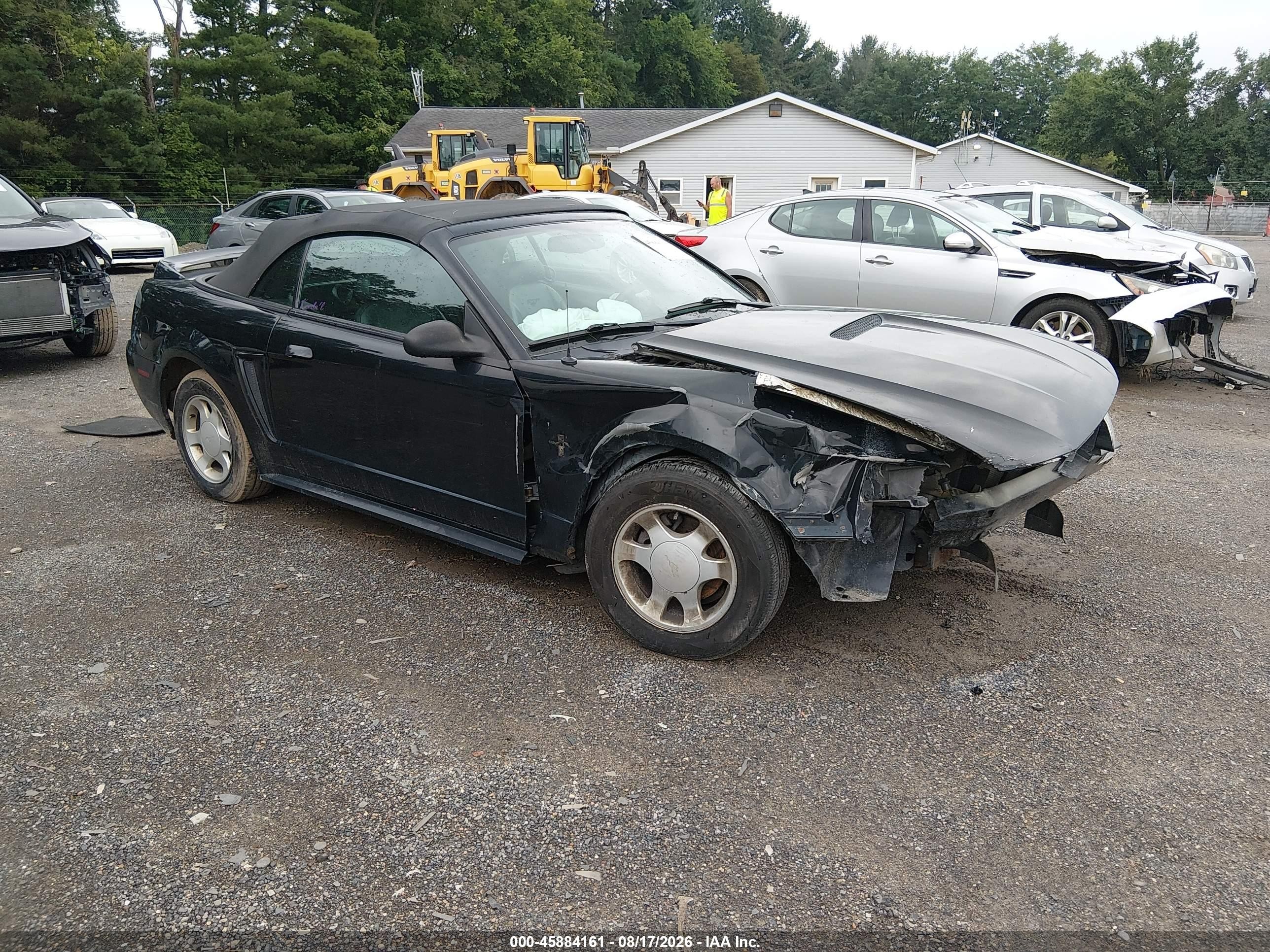 2000 Ford Mustang   Черный vin: 1FAFP4443YF215266