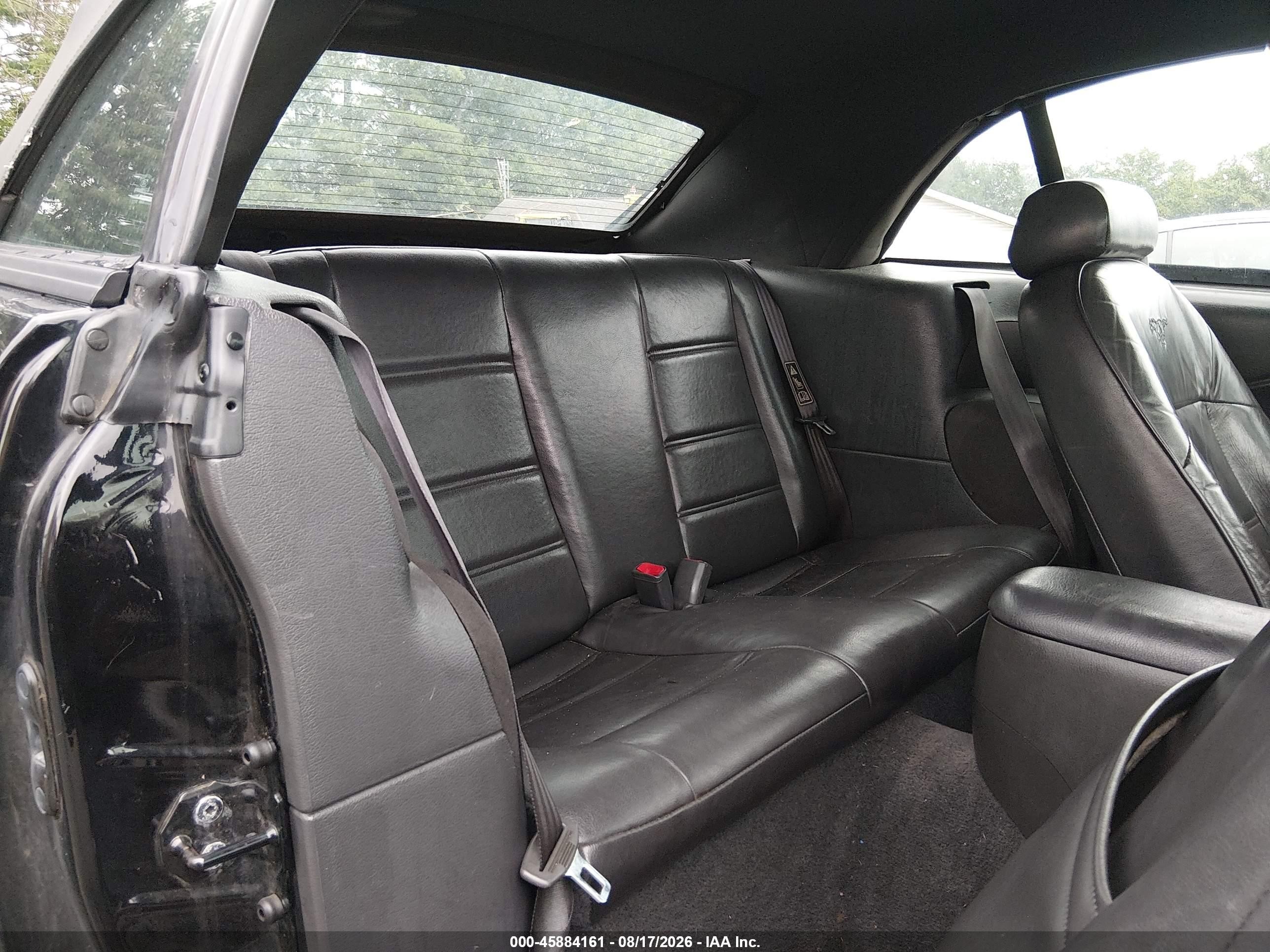 2000 Ford Mustang   Черный vin: 1FAFP4443YF215266