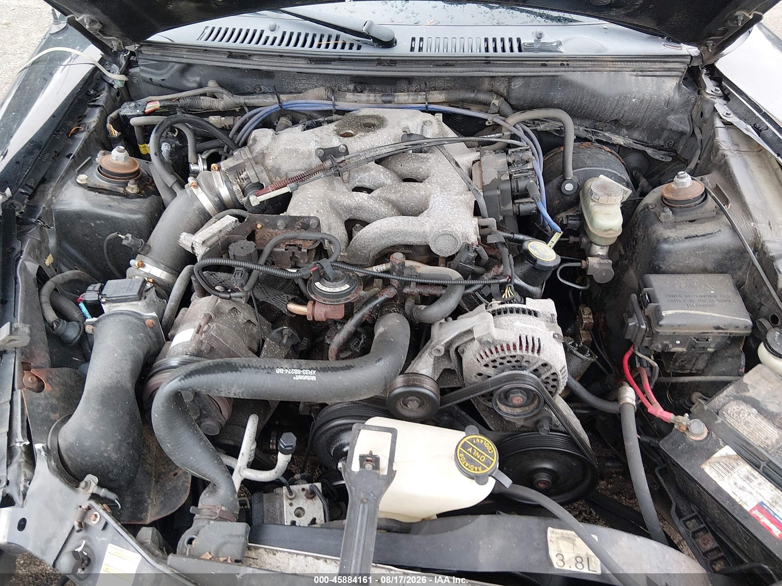 2000 Ford Mustang   Черный vin: 1FAFP4443YF215266