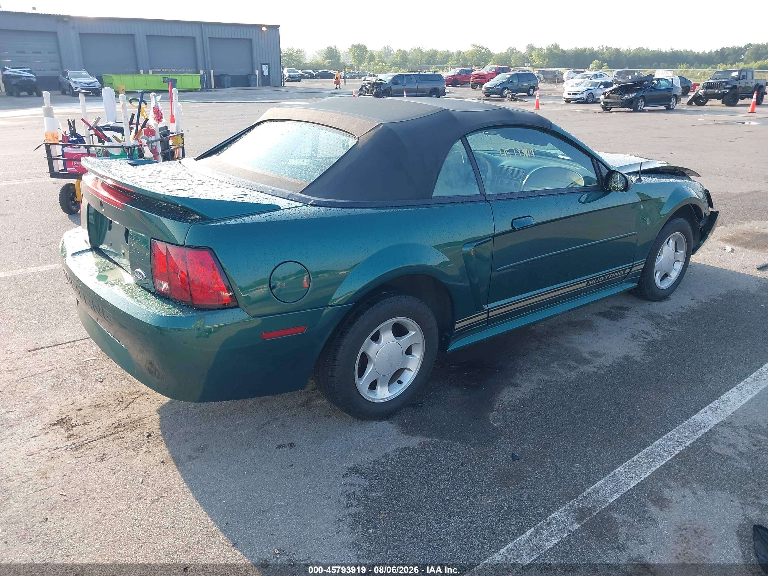 2000 Ford Mustang   Зеленый vin: 1FAFP4443YF283700