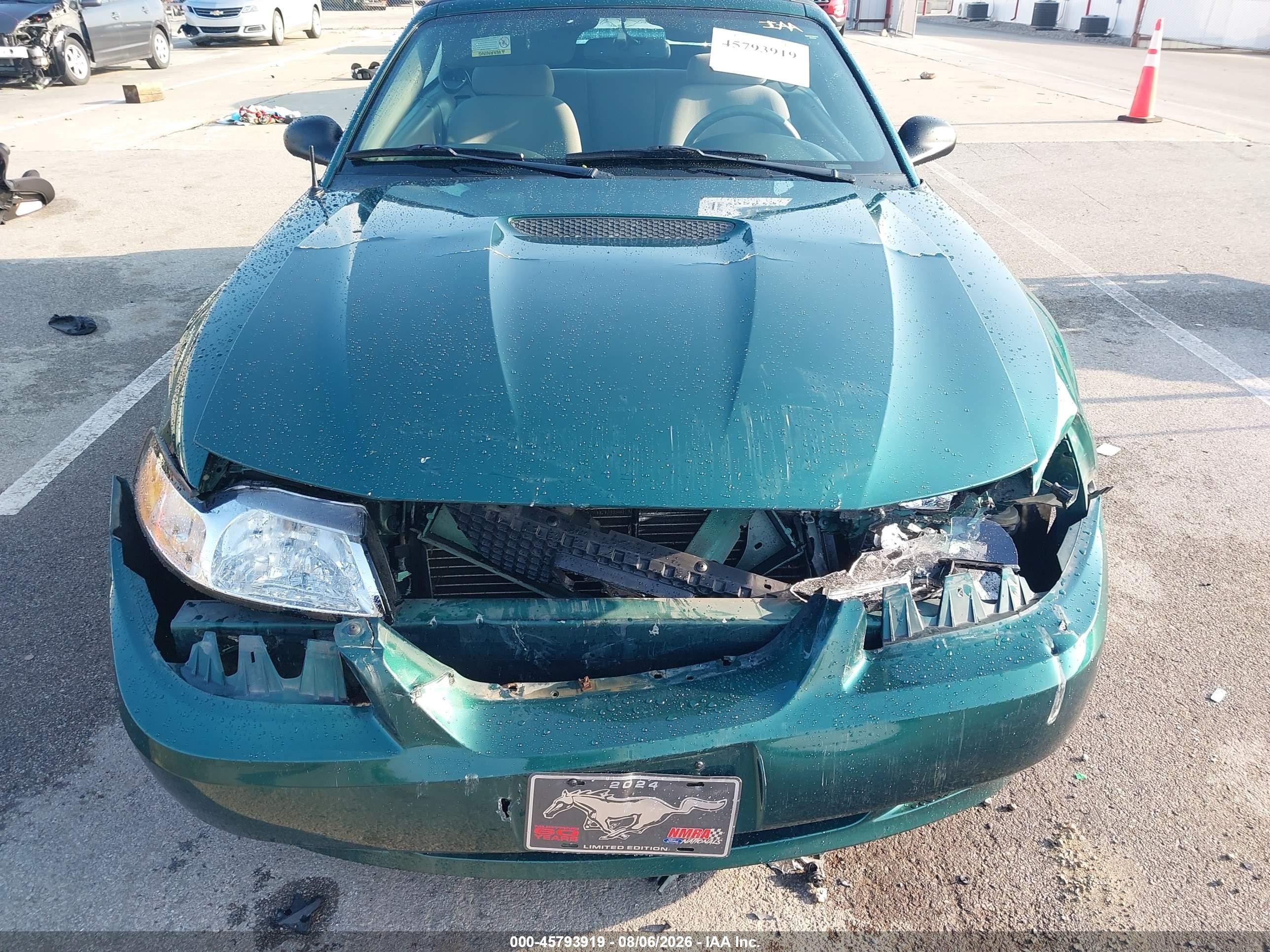 2000 Ford Mustang   Зеленый vin: 1FAFP4443YF283700