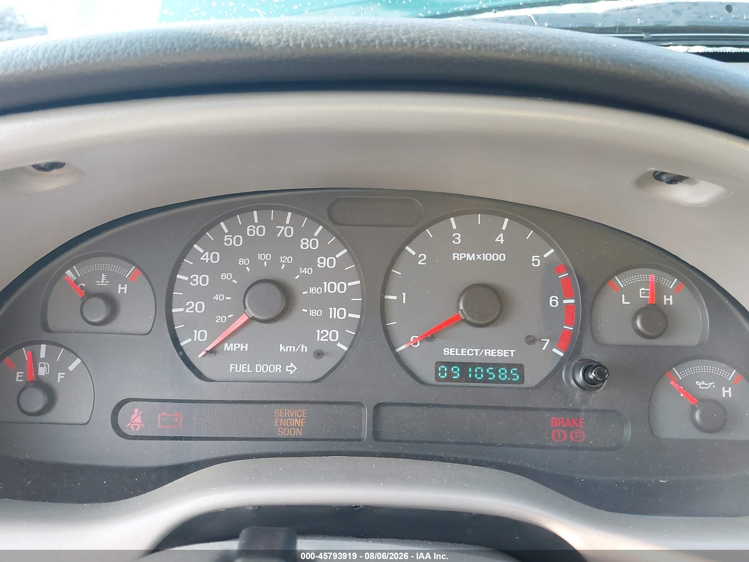 2000 Ford Mustang   Зеленый vin: 1FAFP4443YF283700