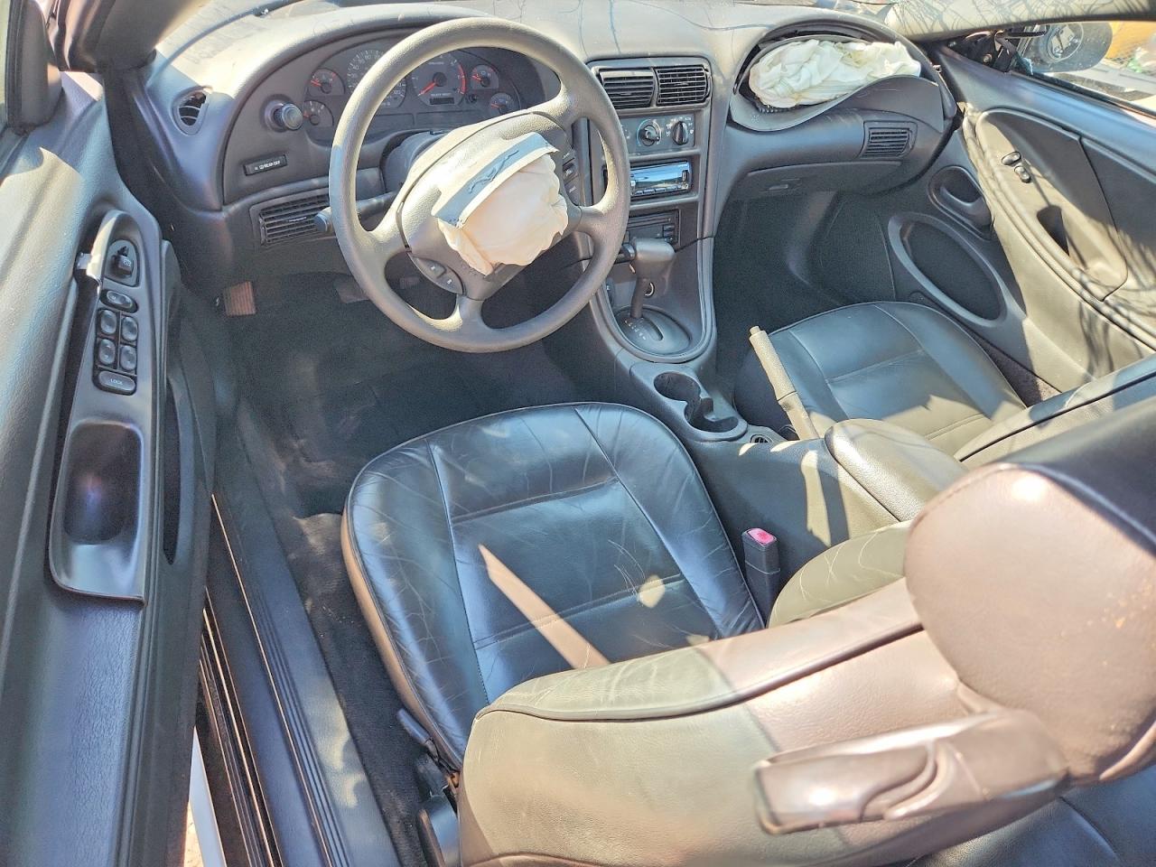 2000 Ford Mustang Черный vin: 1FAFP4443YF289691
