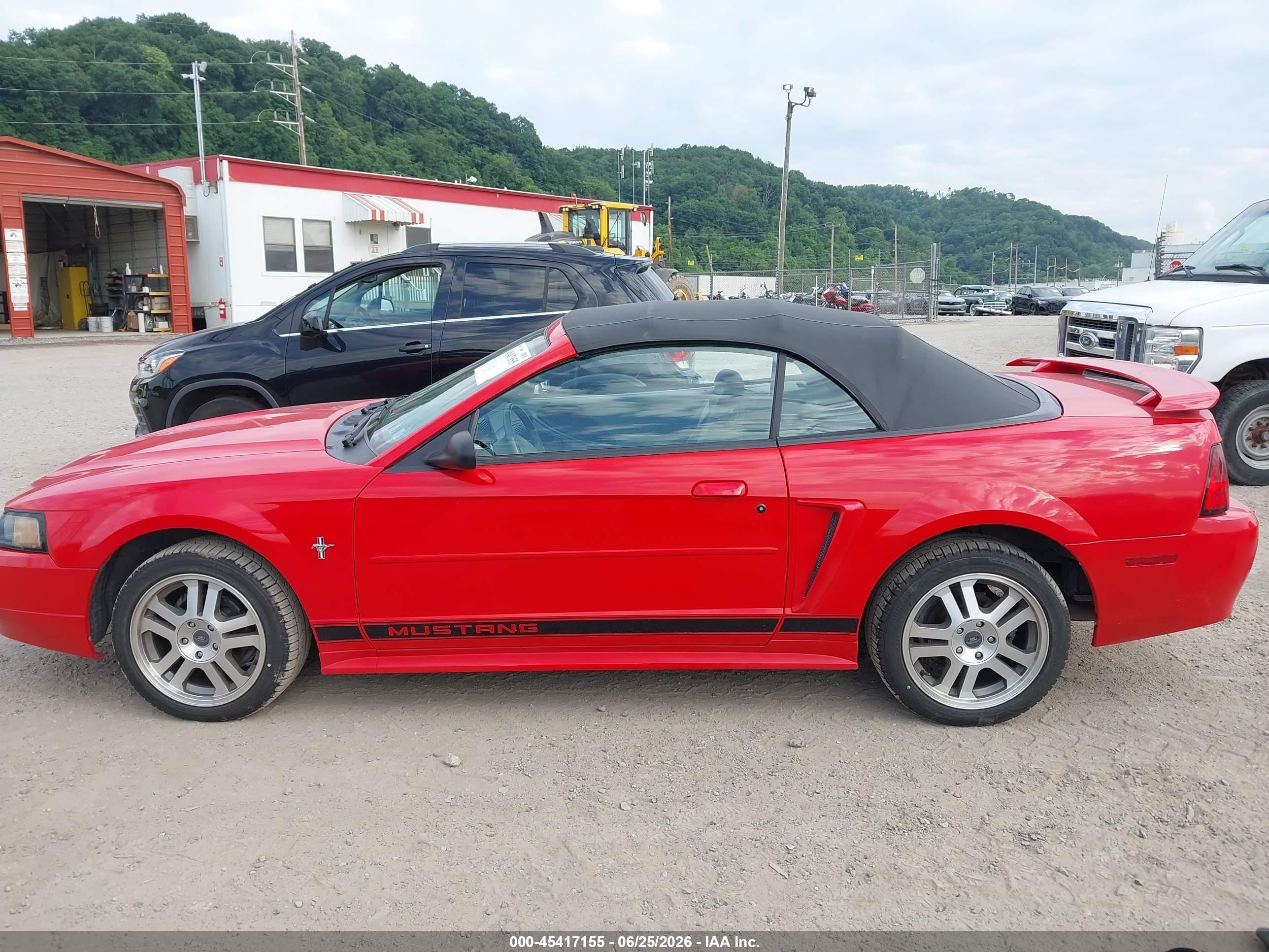 2002 Ford Mustang Deluxe/premium Red vin: 1FAFP44442F175853