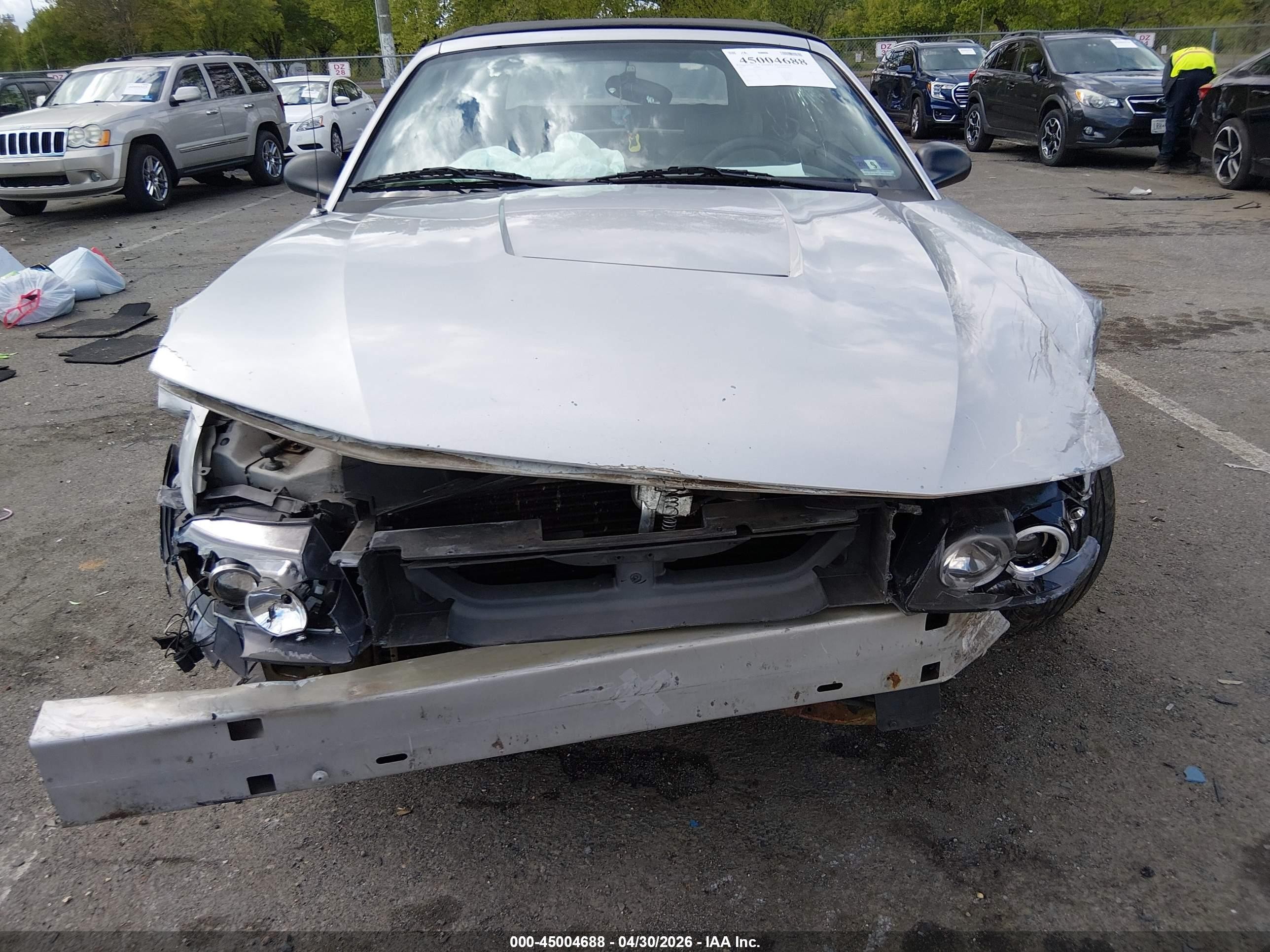 2003 Ford Mustang   Silver vin: 1FAFP44443F350278