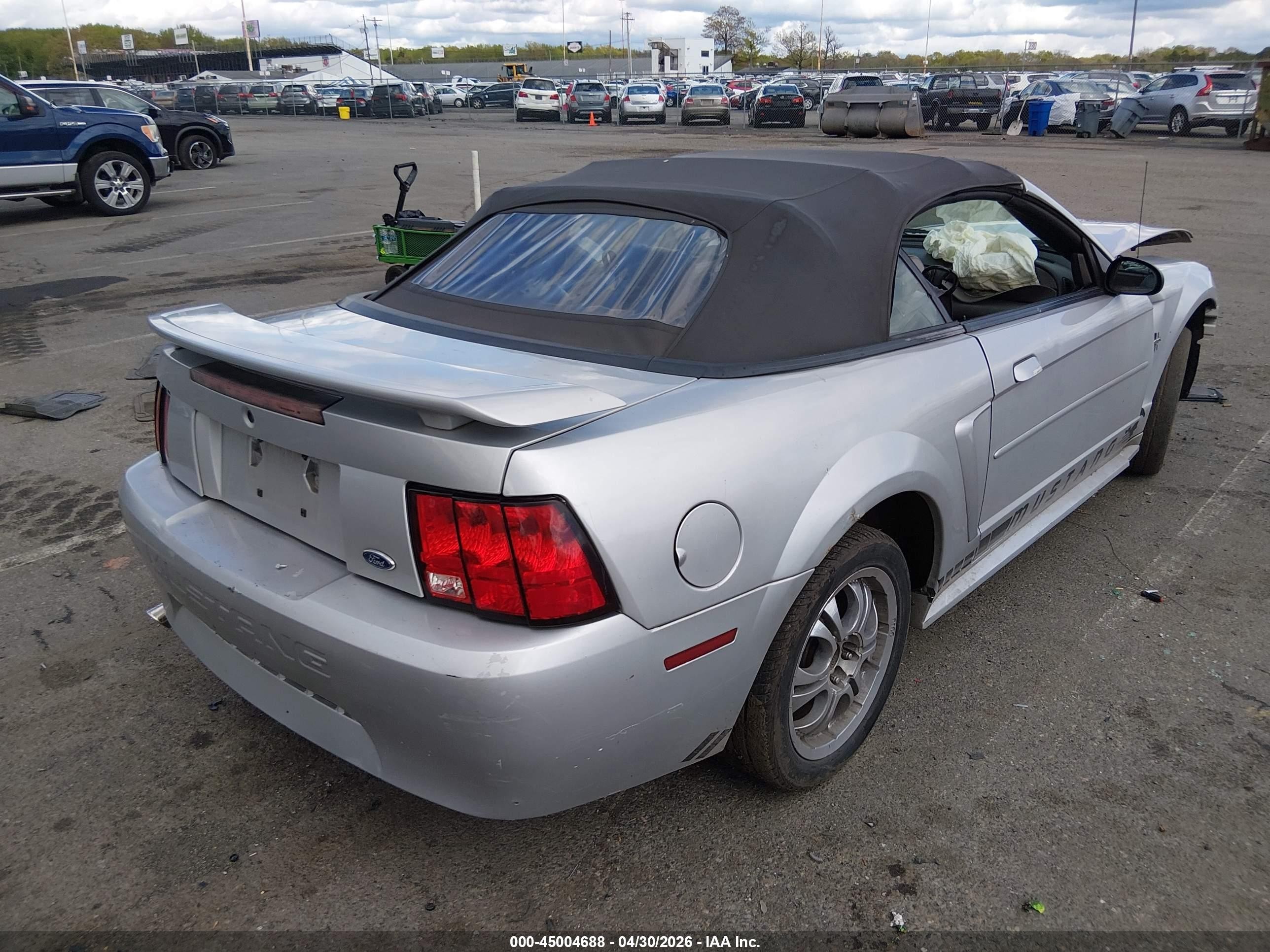 2003 Ford Mustang   Silver vin: 1FAFP44443F350278