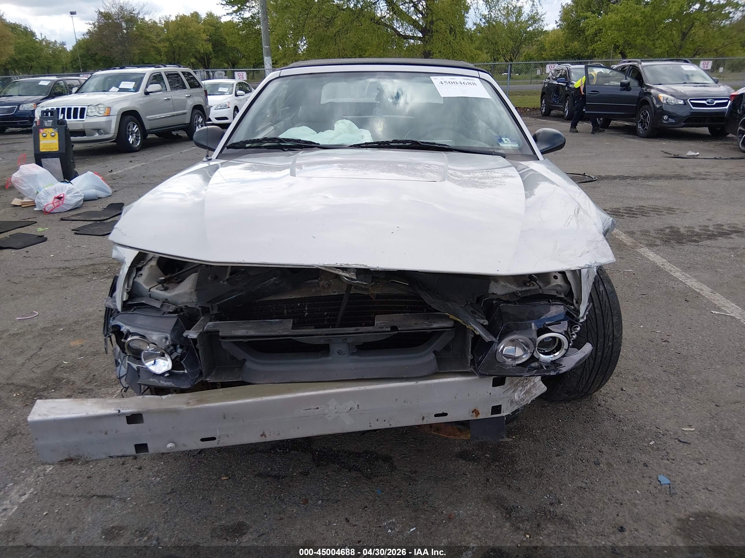 2003 Ford Mustang   Silver vin: 1FAFP44443F350278
