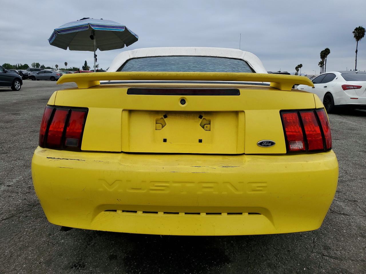 2003 Ford Mustang Yellow vin: 1FAFP44443F421074