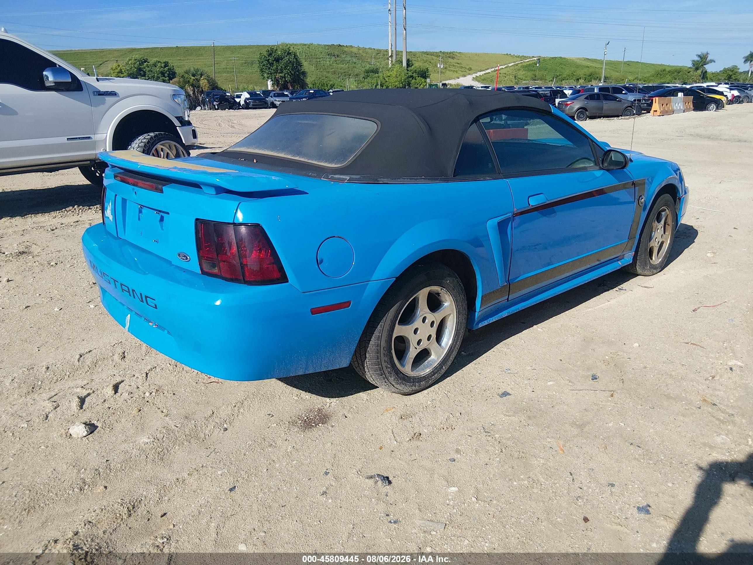 2004 Ford Mustang   Blue vin: 1FAFP44444F120063