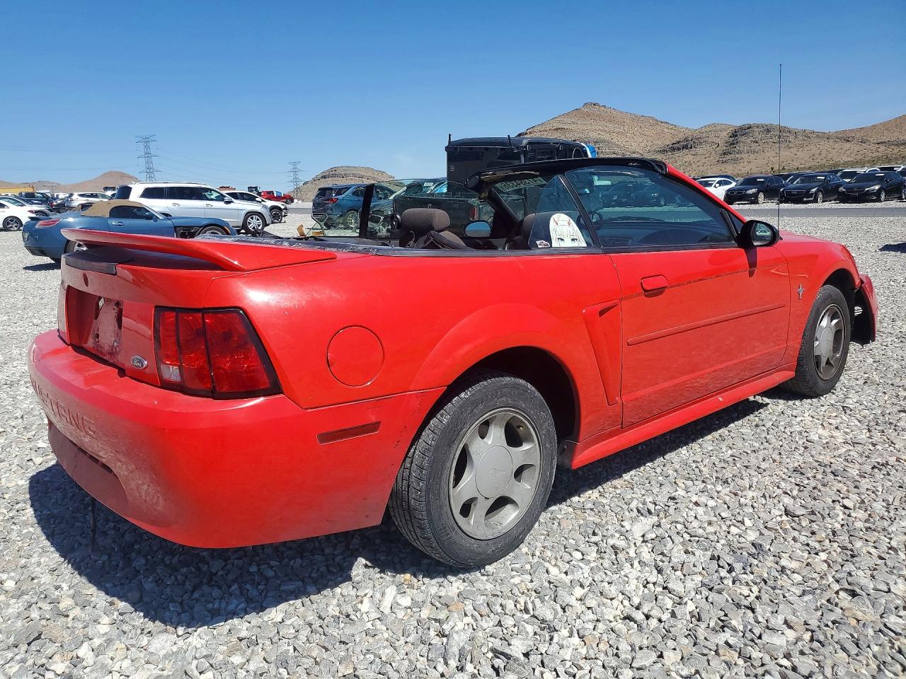 2000 Ford Mustang Red vin: 1FAFP4444YF210822