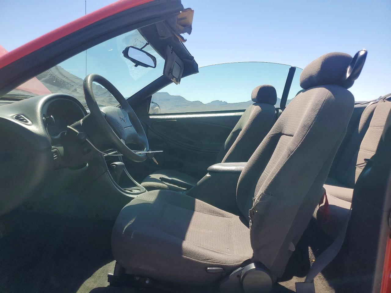 2000 Ford Mustang Red vin: 1FAFP4444YF210822