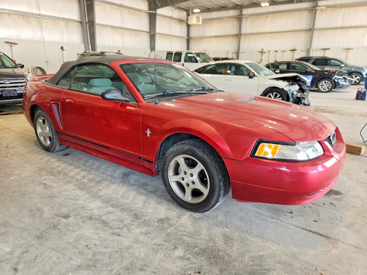 2000 Ford Mustang Красный vin: 1FAFP4444YF255209