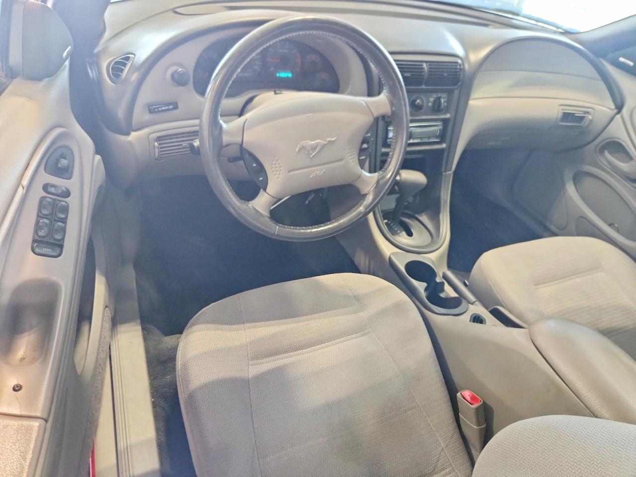 2000 Ford Mustang Красный vin: 1FAFP4444YF255209