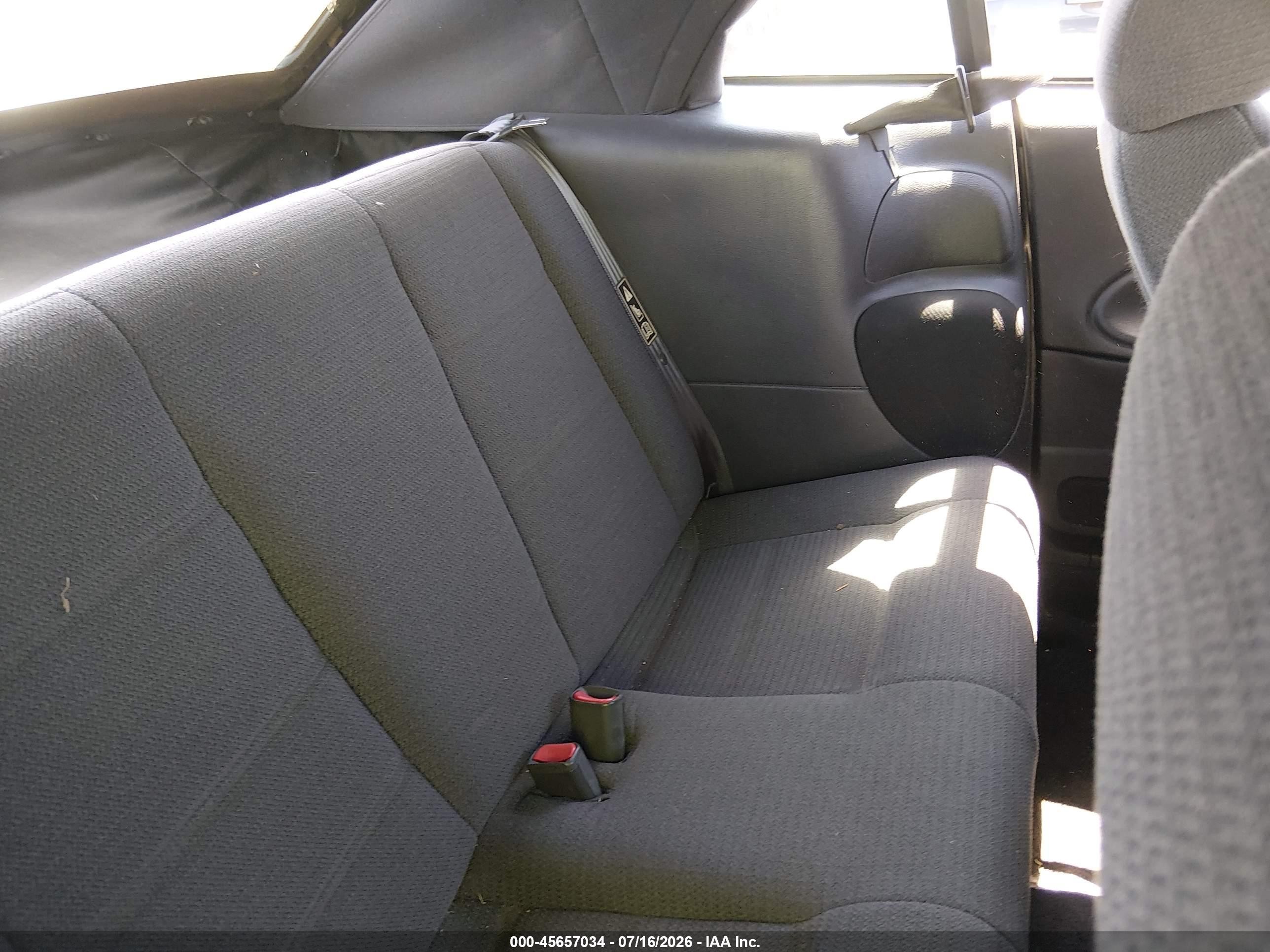 2000 Ford Mustang   Silver vin: 1FAFP4445YF113127