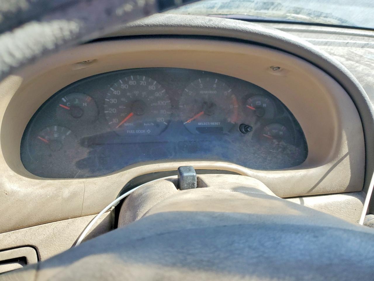 2000 Ford Mustang Red vin: 1FAFP4445YF307060