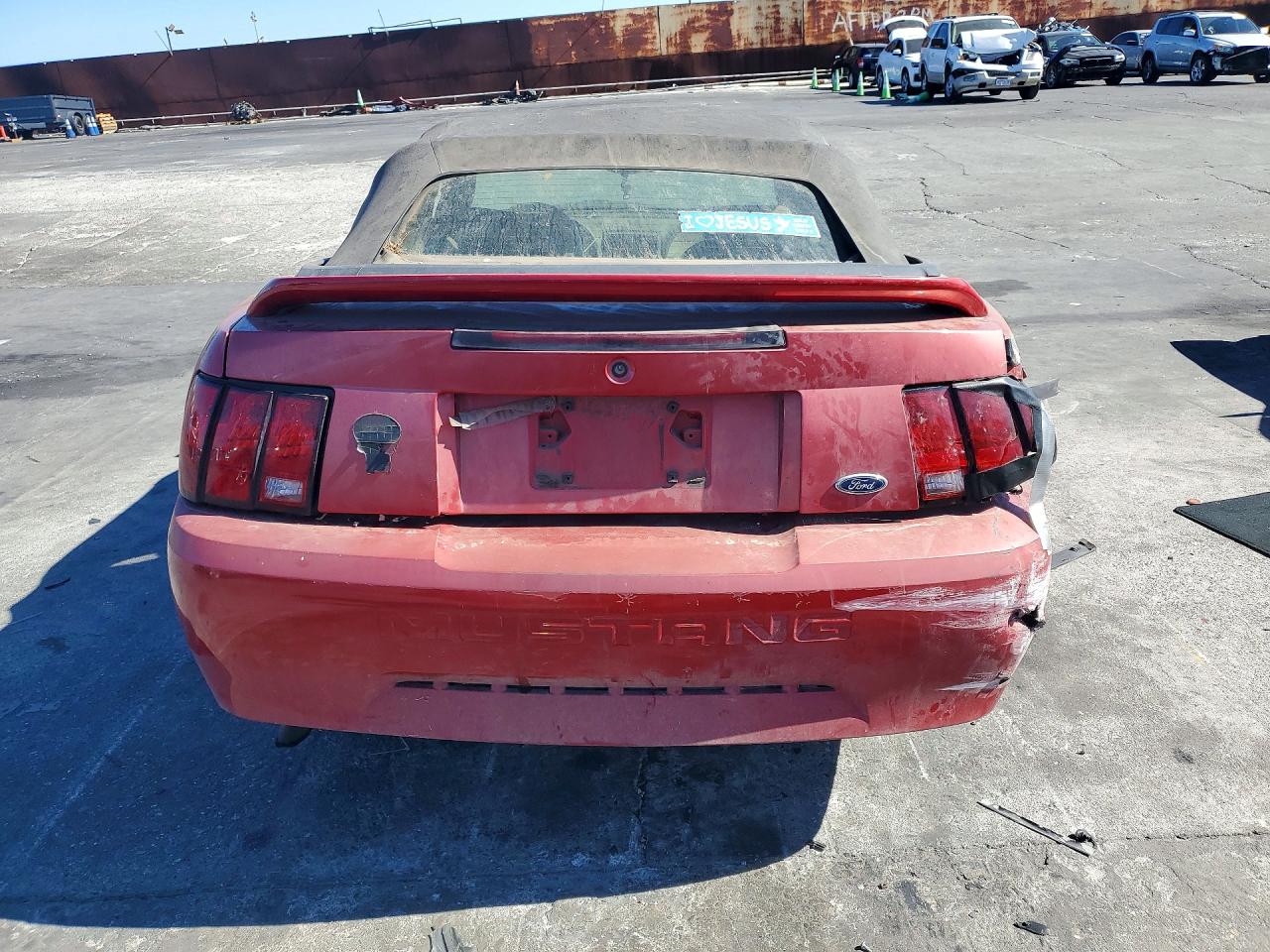 2000 Ford Mustang Red vin: 1FAFP4445YF307060