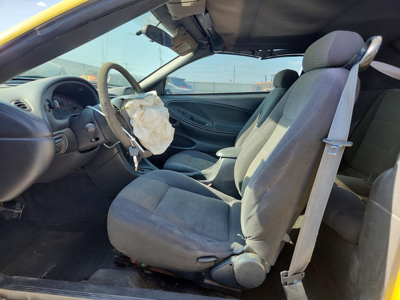 2001 Ford Mustang Yellow vin: 1FAFP44461F114700