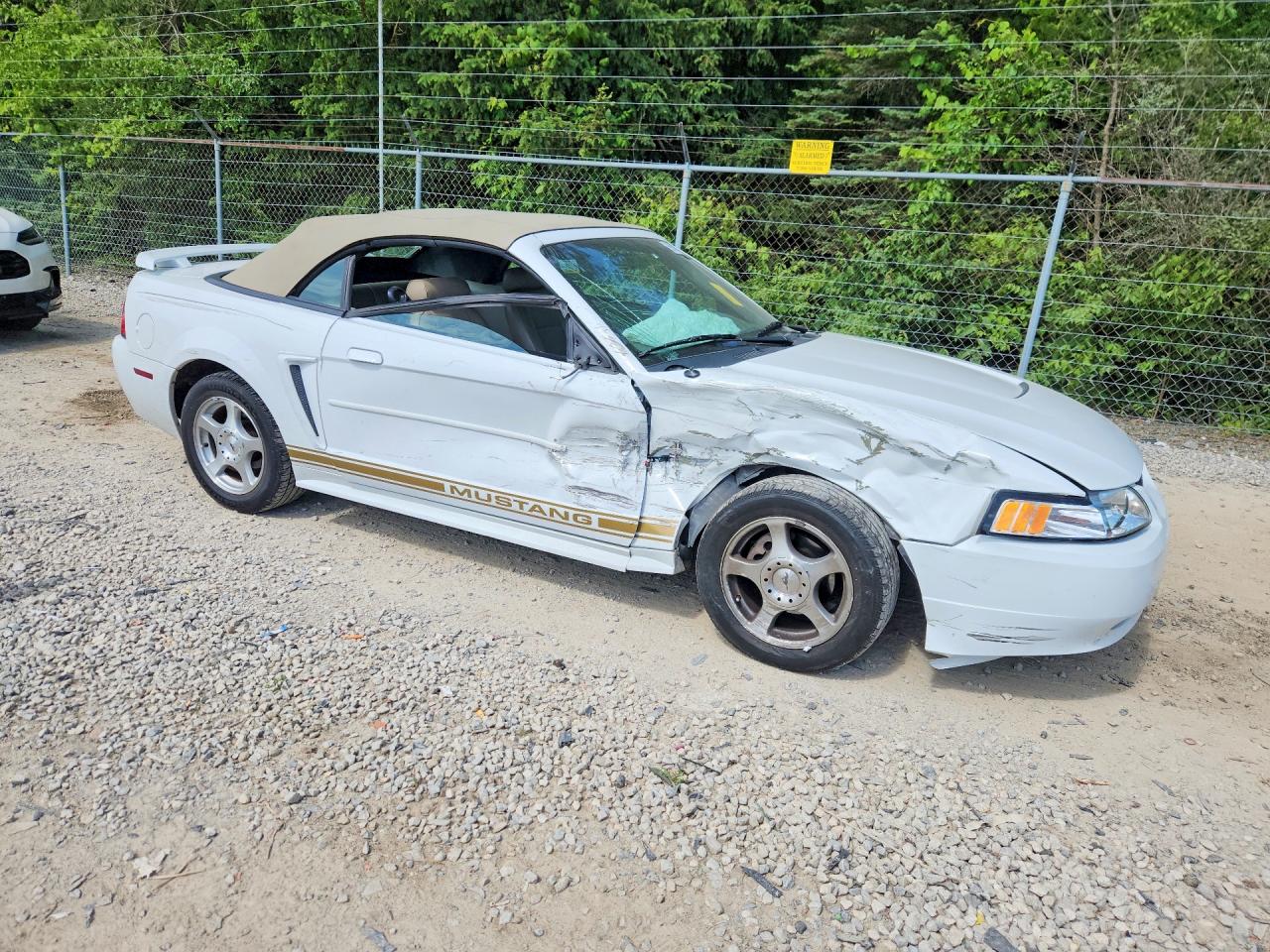 2003 Ford Mustang White vin: 1FAFP44463F439043